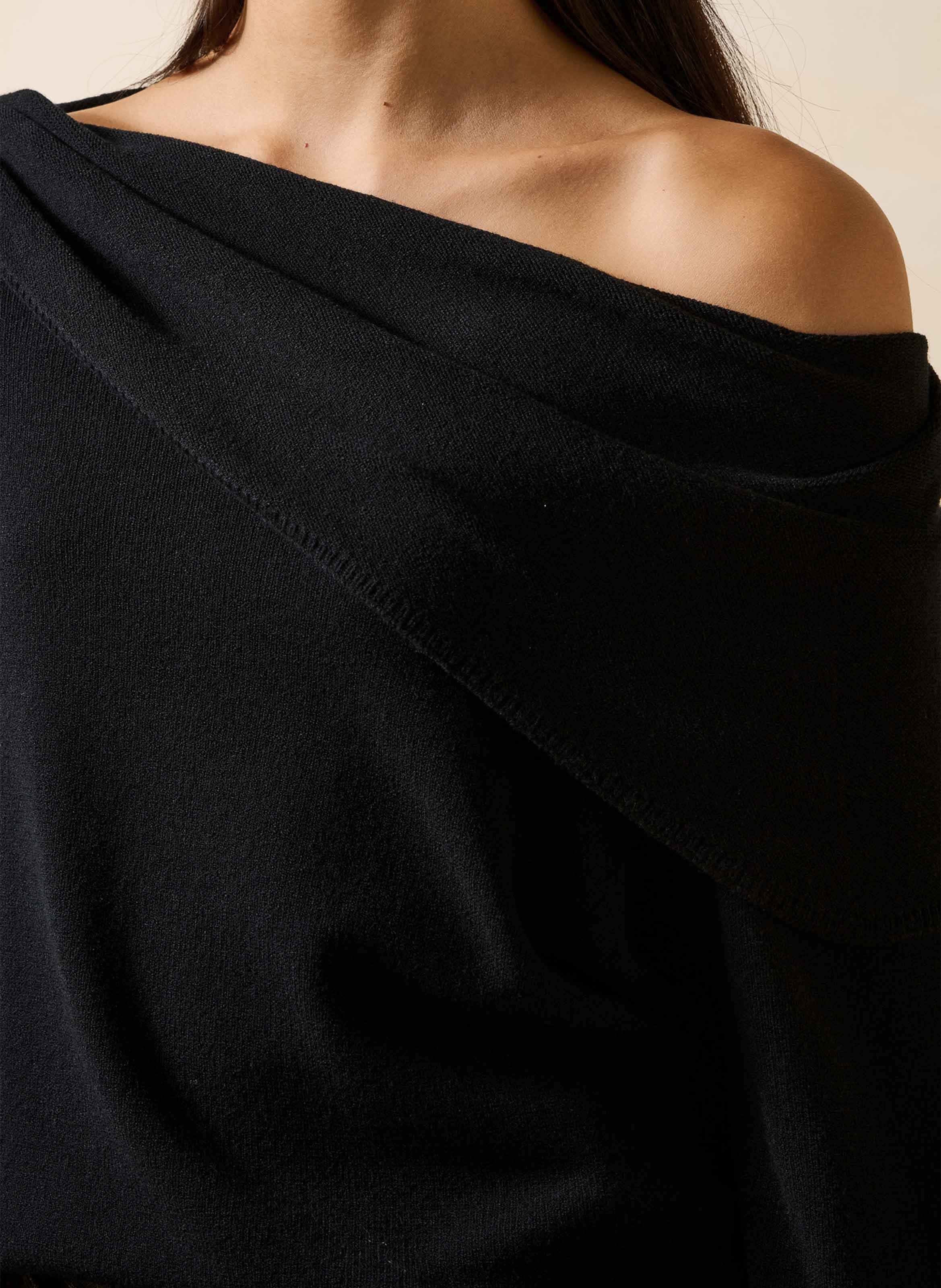 Oversized trui met gedrapeerde halslijn LA FEE MARABOUTEE Zwart
