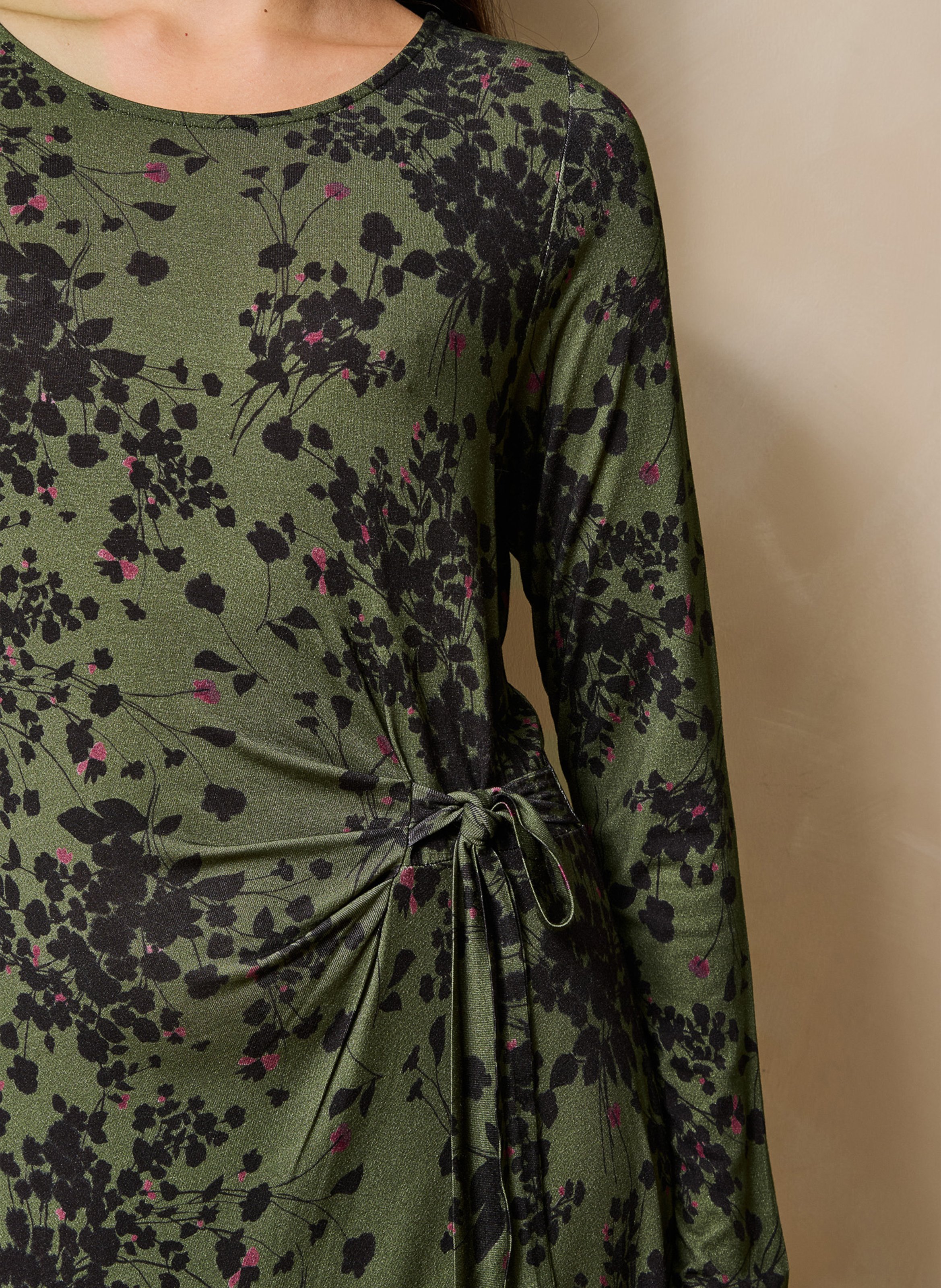 Lange jurk met ronde hals en print LA FEE MARABOUTEE Groen