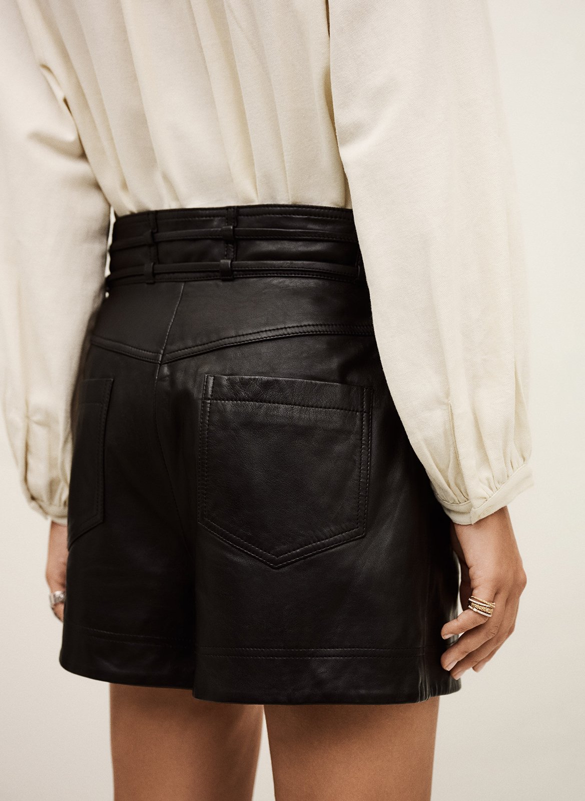 Short droit en cuir ayra BA&SH Noir