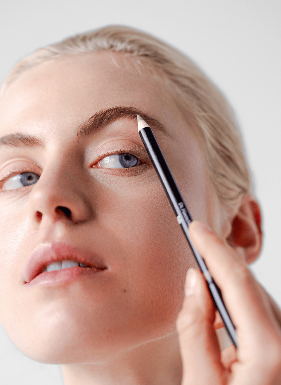 Crayon à sourcils DR HAUSCHKA 01 brun clair