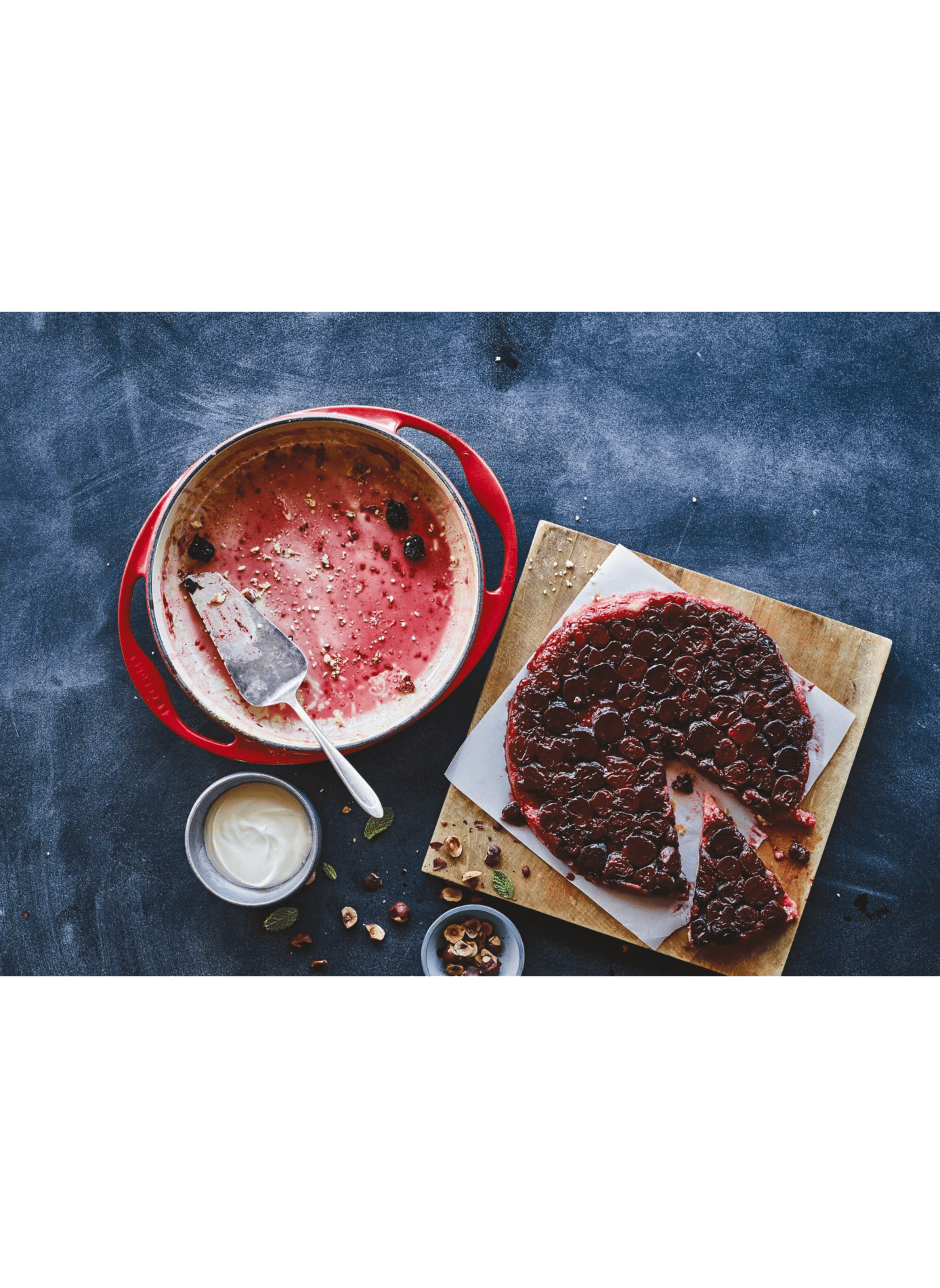 Tortenplatte 28 cm aus emailliertem Gusseisen LE CREUSET Rot