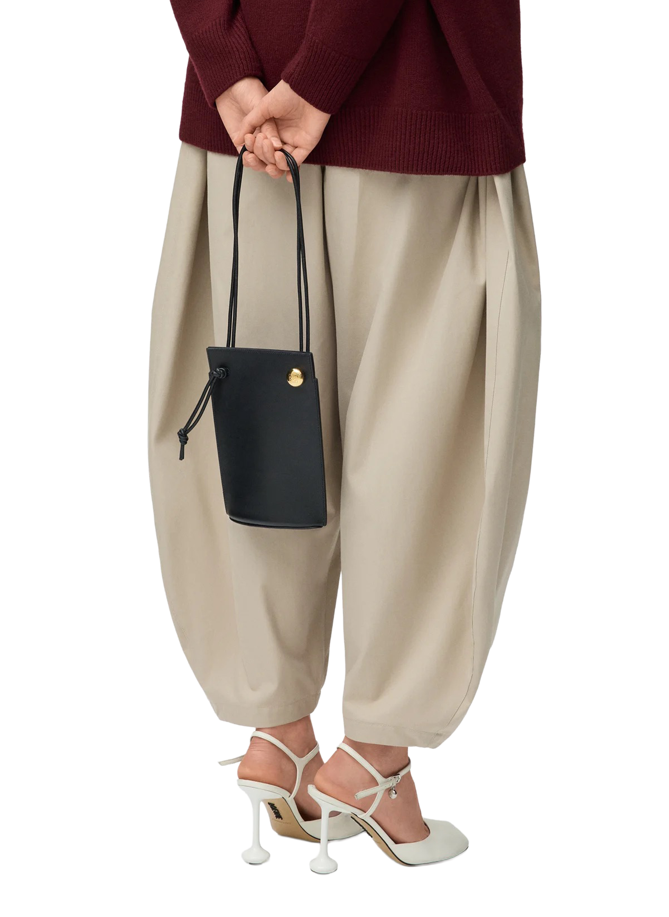 LOEWE Pebble Dice Pocket in classic calf leather. Black