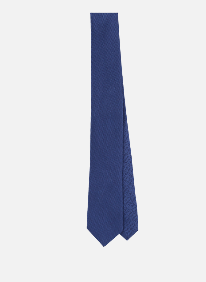 ربطة عنق حريرية بطبعة شعار CALVIN KLEIN