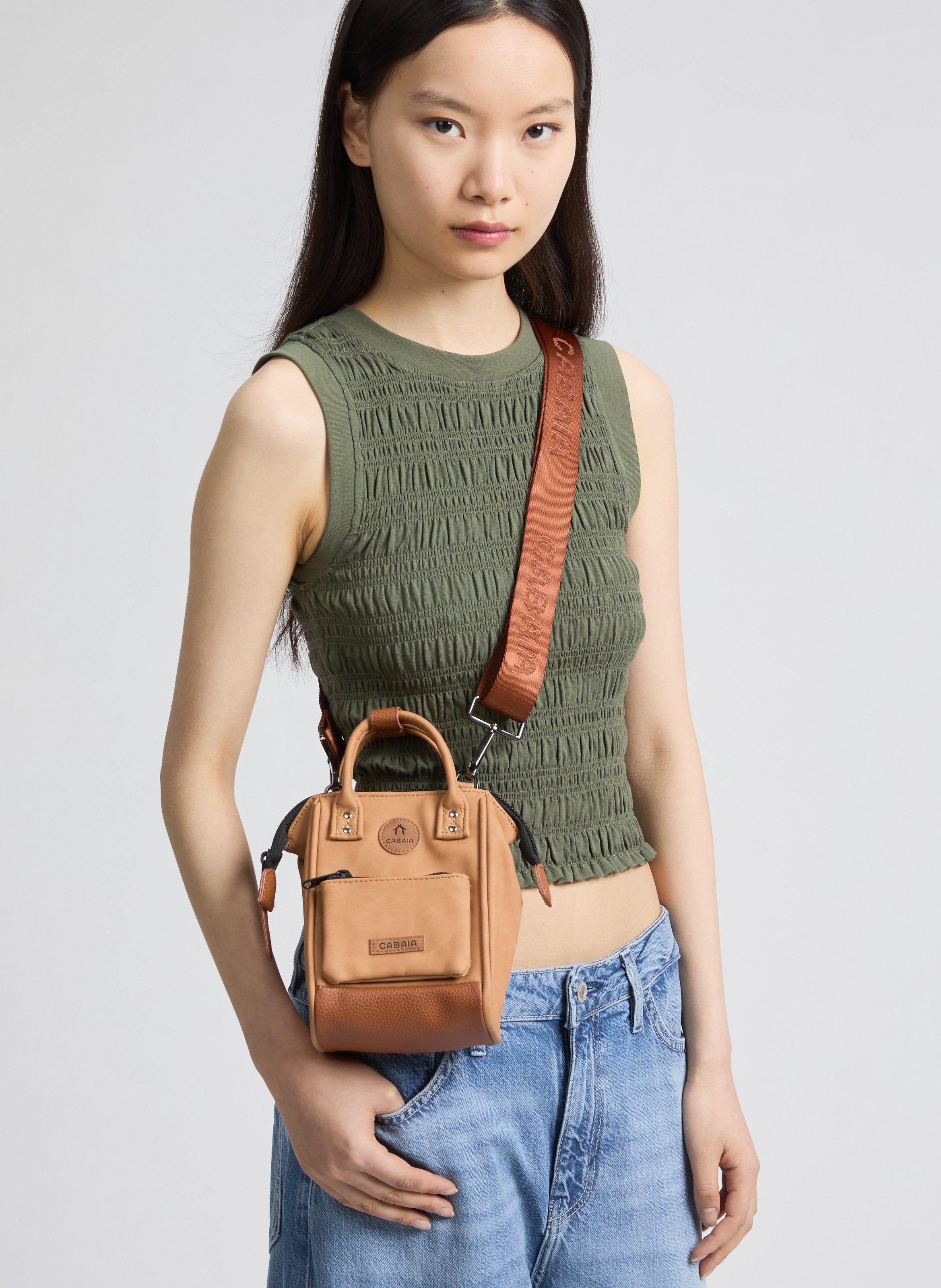 Nano Adventurer Moscow Shoulder Bag CABAIA Orange