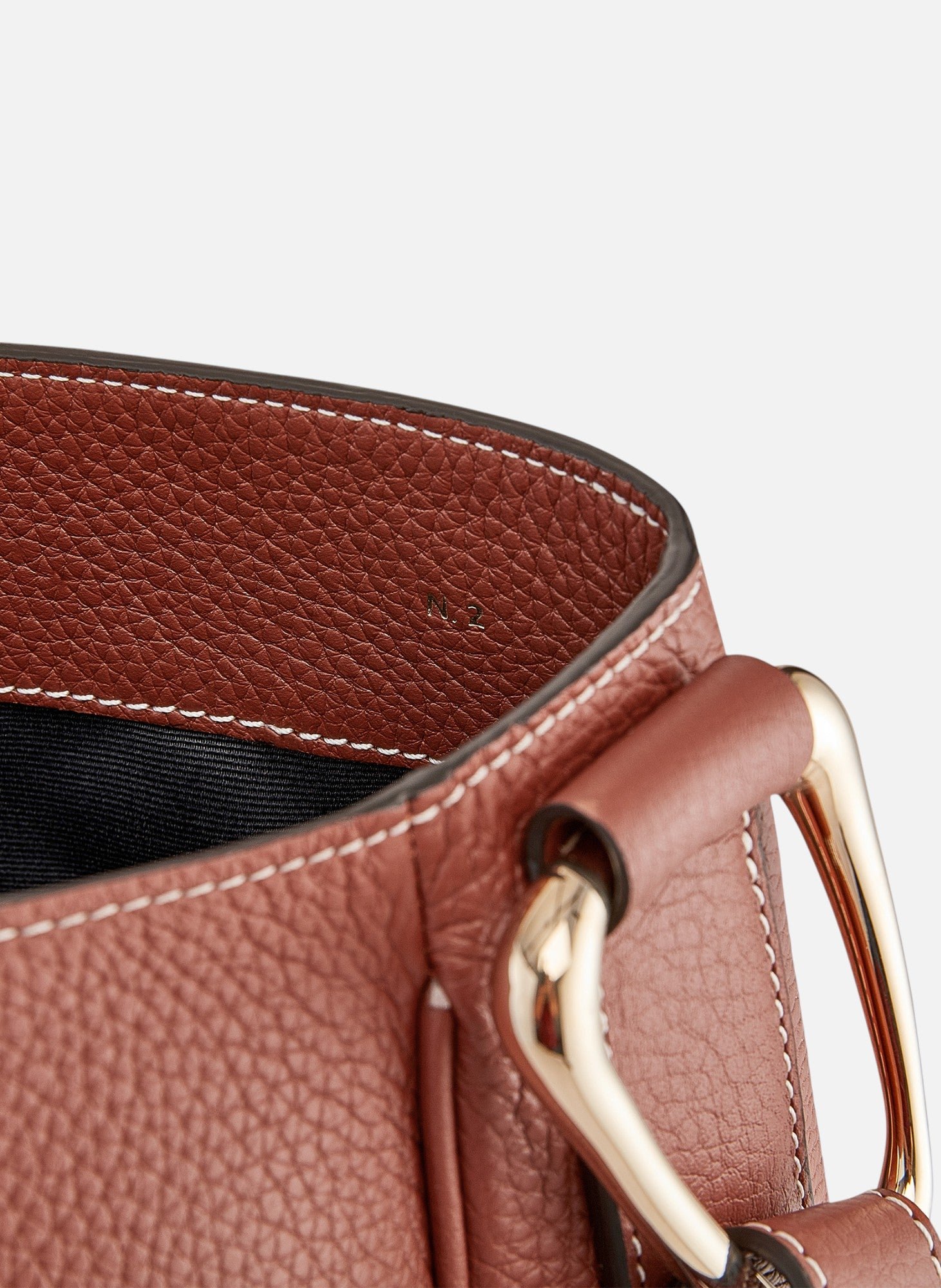 Grand sac hobo madeleine en cuir de taurillon grainé LE TANNEUR Marron