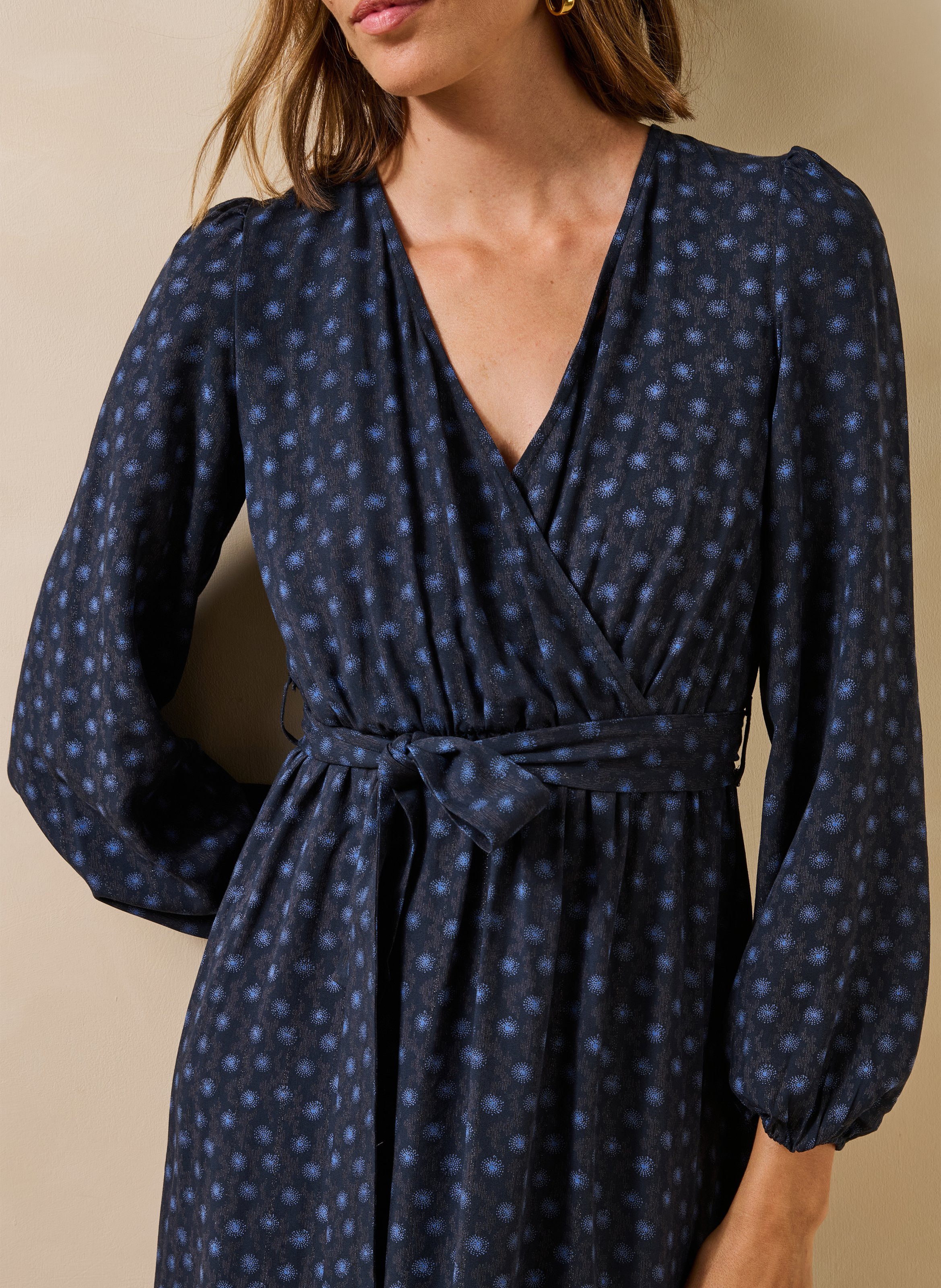 Lange bedrukte wikkeljurk LA FEE MARABOUTEE Blauw