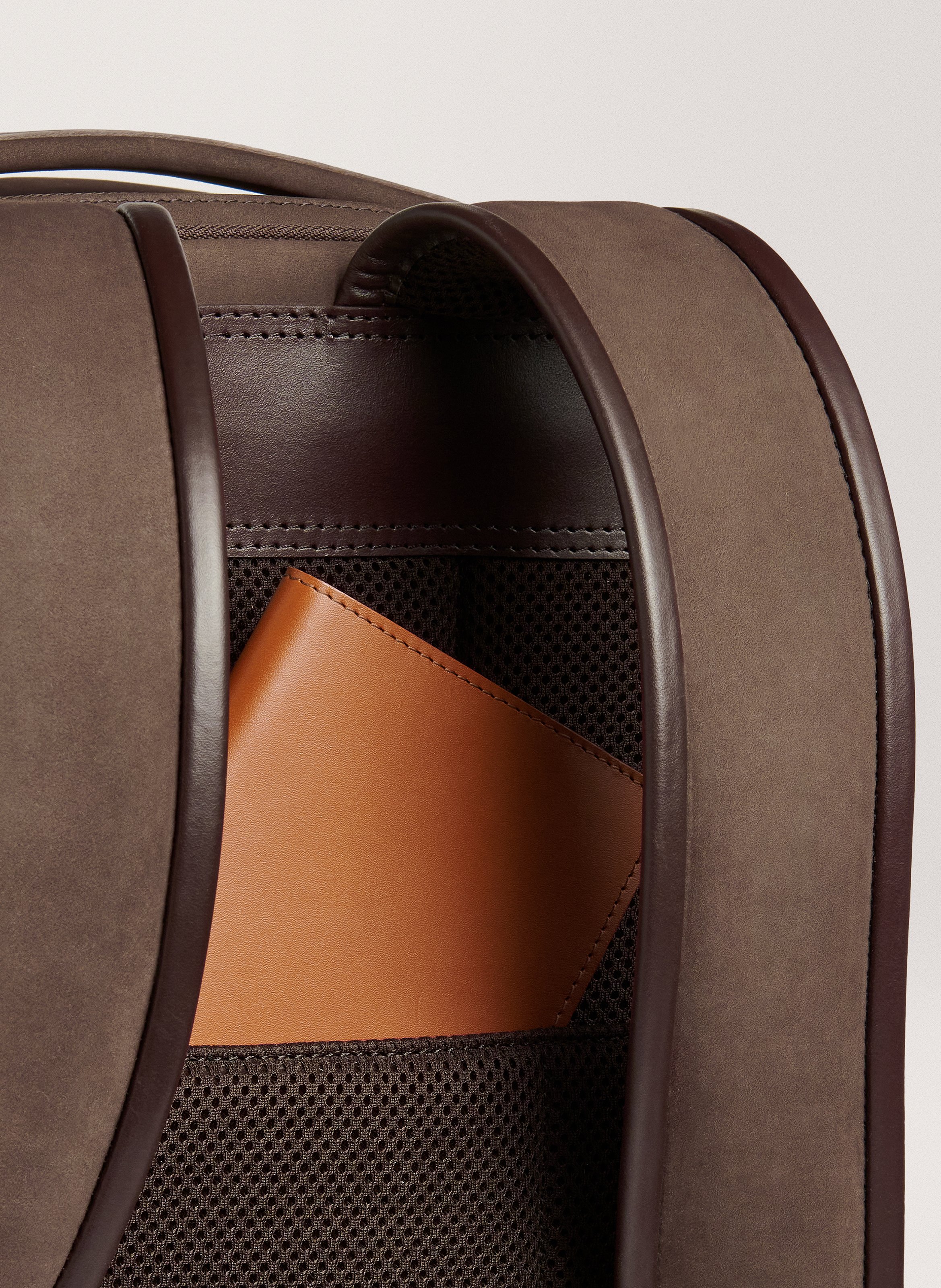 Sac à dos '72-hour' en cuir nubuck CARL FRIEDRIK Marron