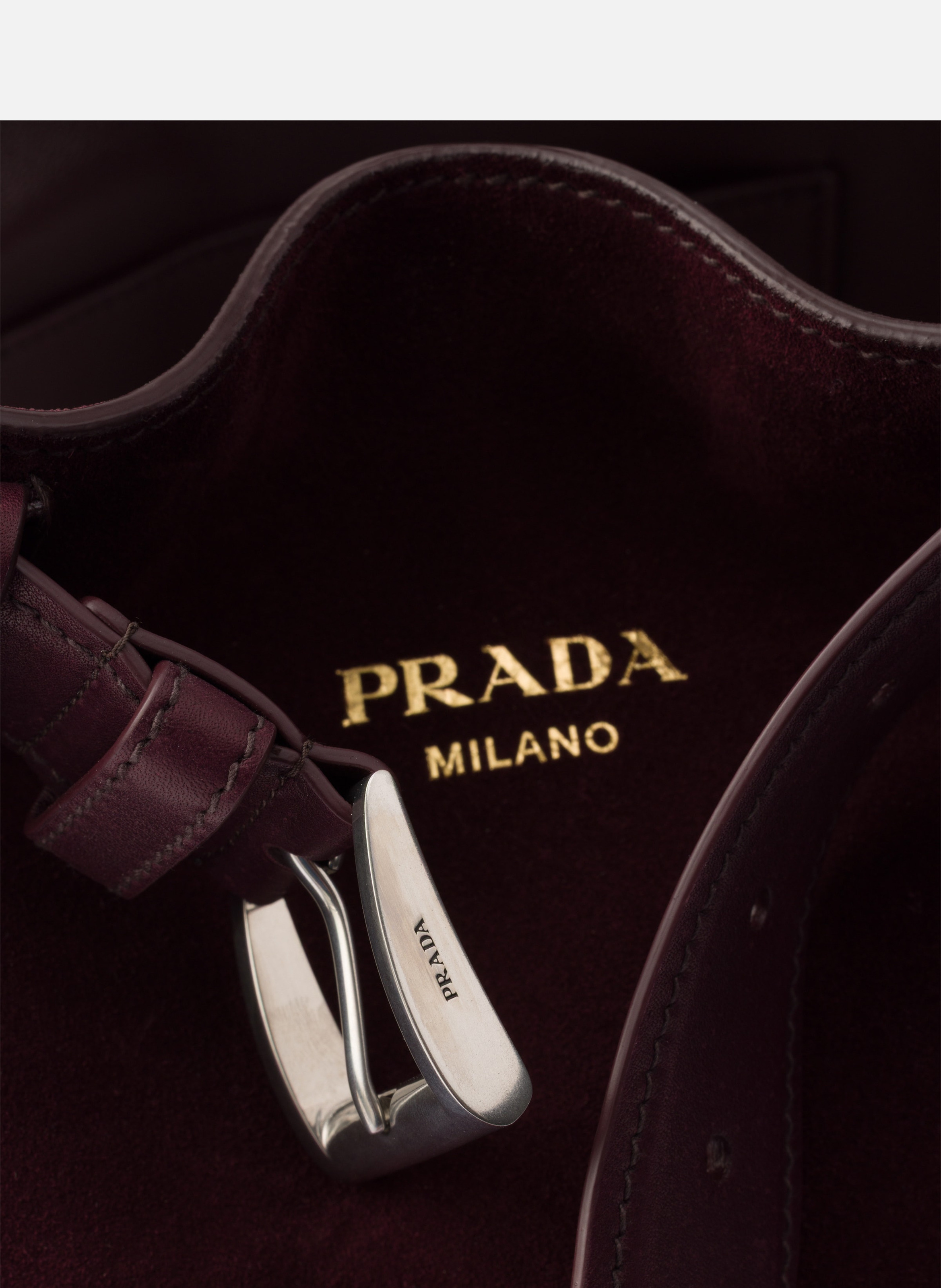 Sac seau prada buckle en daim avec ceinture PRADA Rouge