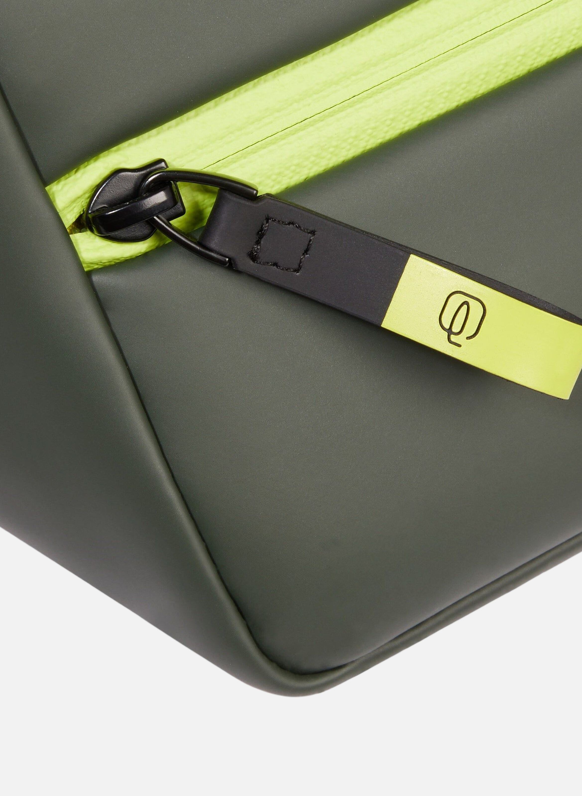 Wasserfeste gürteltasche PIQUADRO Grun
