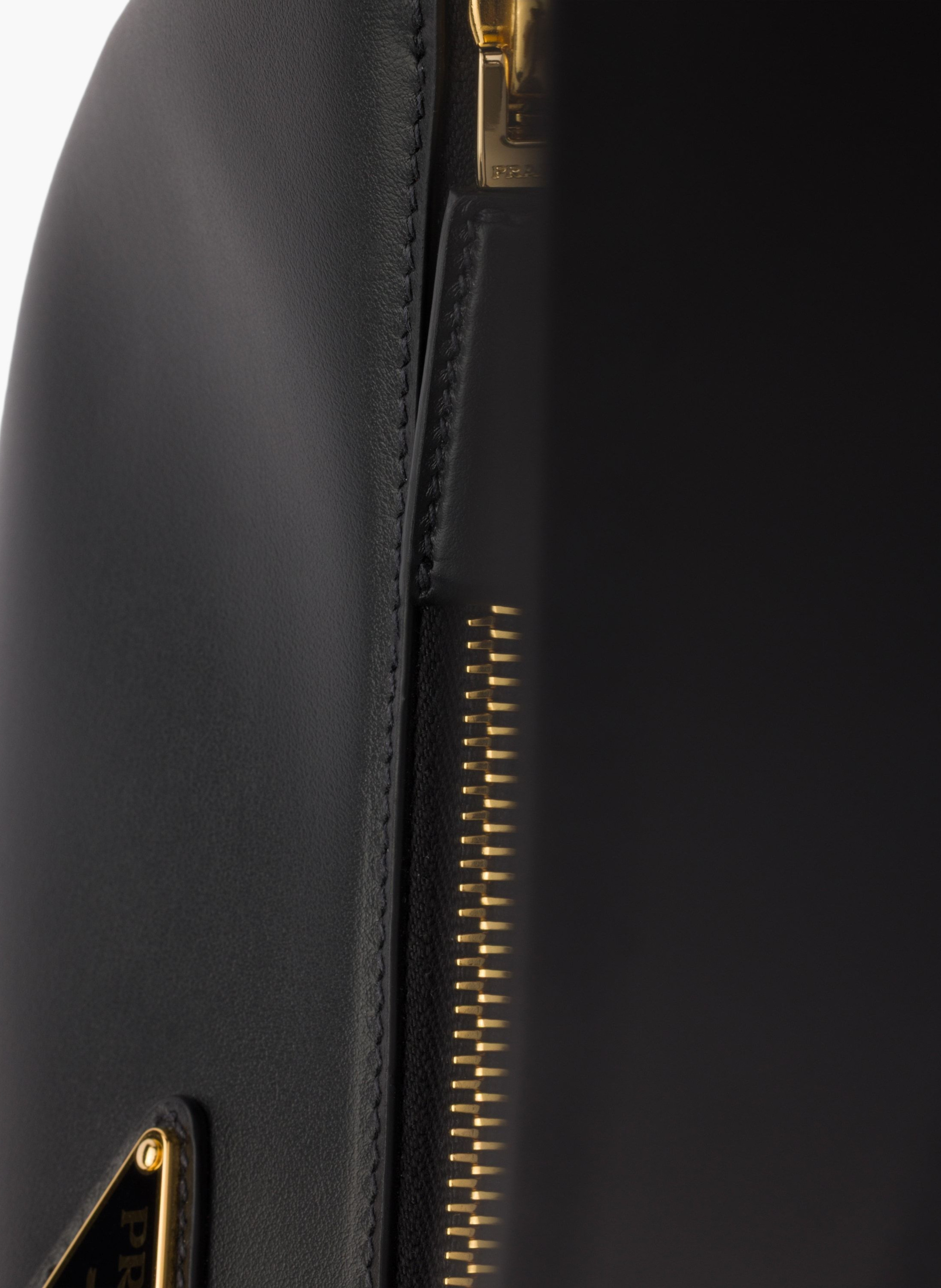Petit sac porté épaule prada arqué en cuir PRADA Noir
