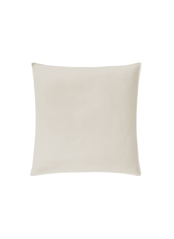 Taie d'oreiller unie en lin lavé, made in france, nouvelle vague Beige by ALEXANDRE TURPAULT ALEXANDRE TURPAULT Taie d'oreiller unie en lin lavé, made in france, nouvelle vague Beige
