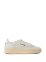 Baskets basses en cuir et maille  | Blanc by AUTRY AUTRY Baskets basses en cuir et maille  | Blanc
