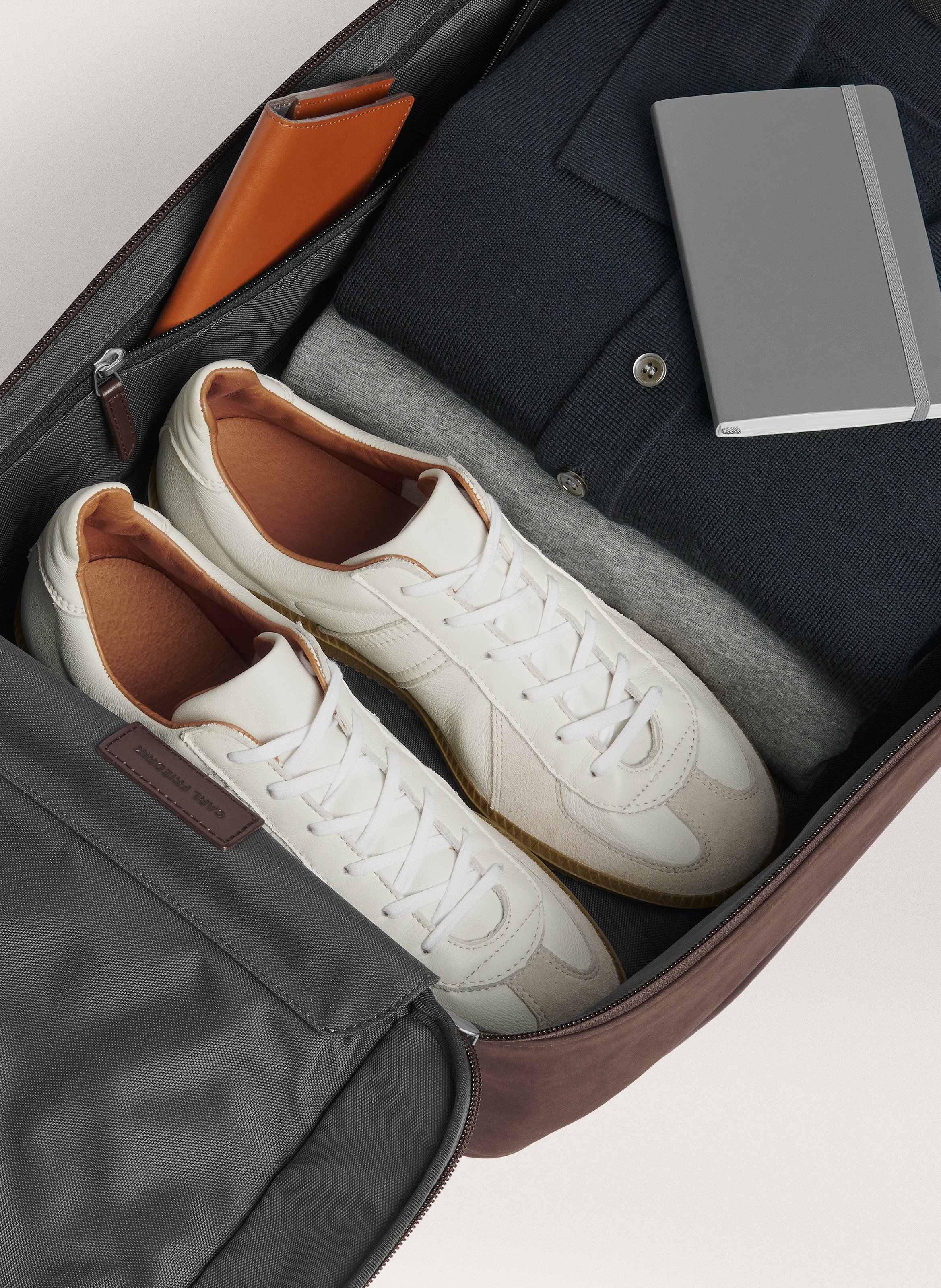Sac à dos '72-hour' en cuir nubuck CARL FRIEDRIK Marron