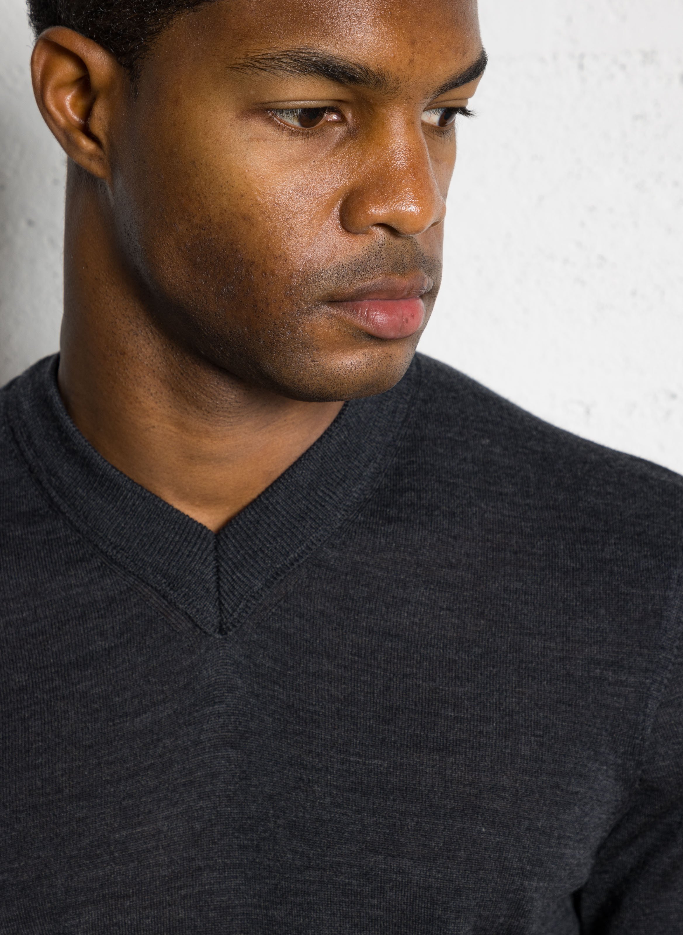 Pull col v en laine IKKS Gris