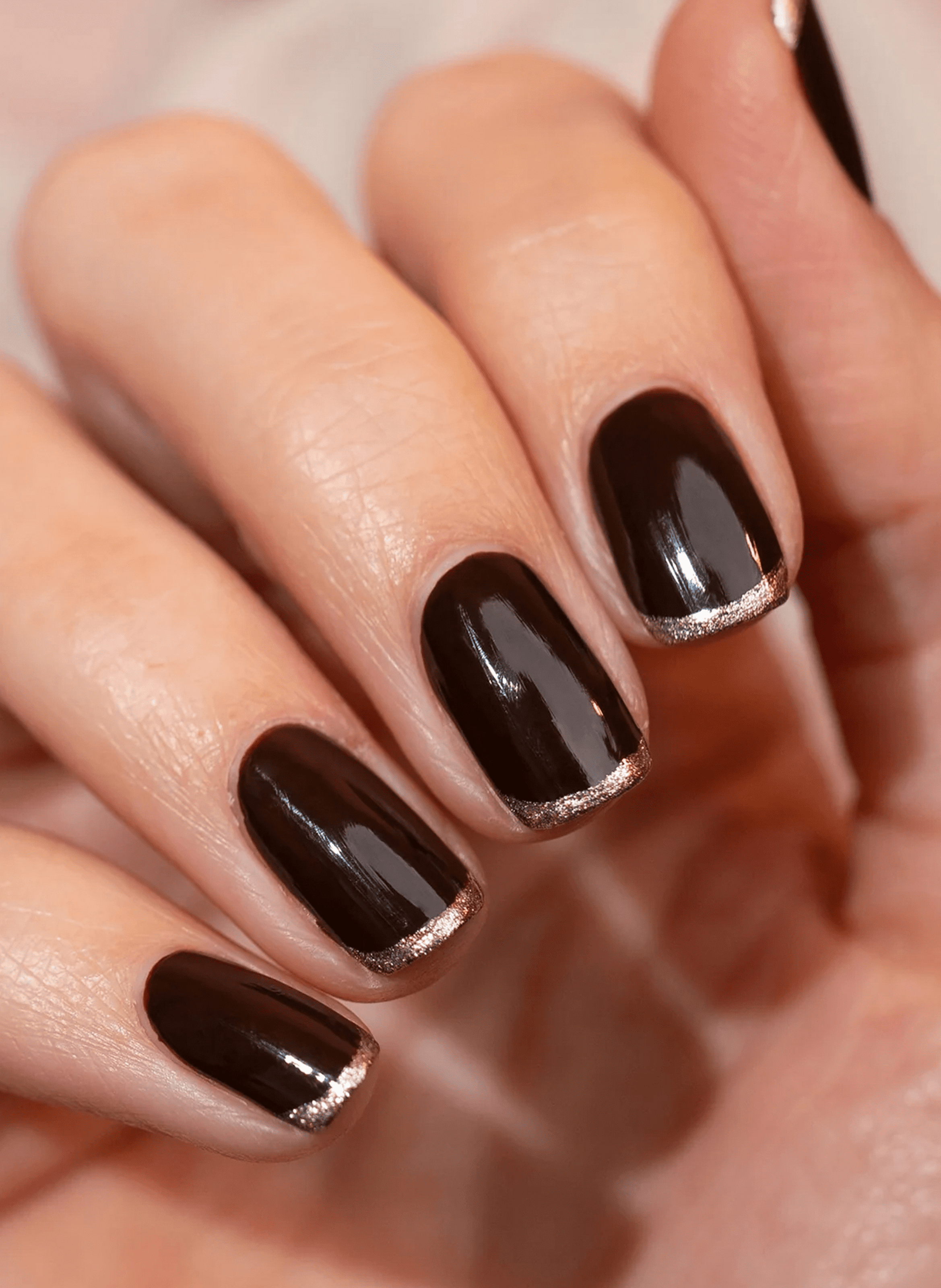 Green Flash Nail Polish MANUCURIST Clove