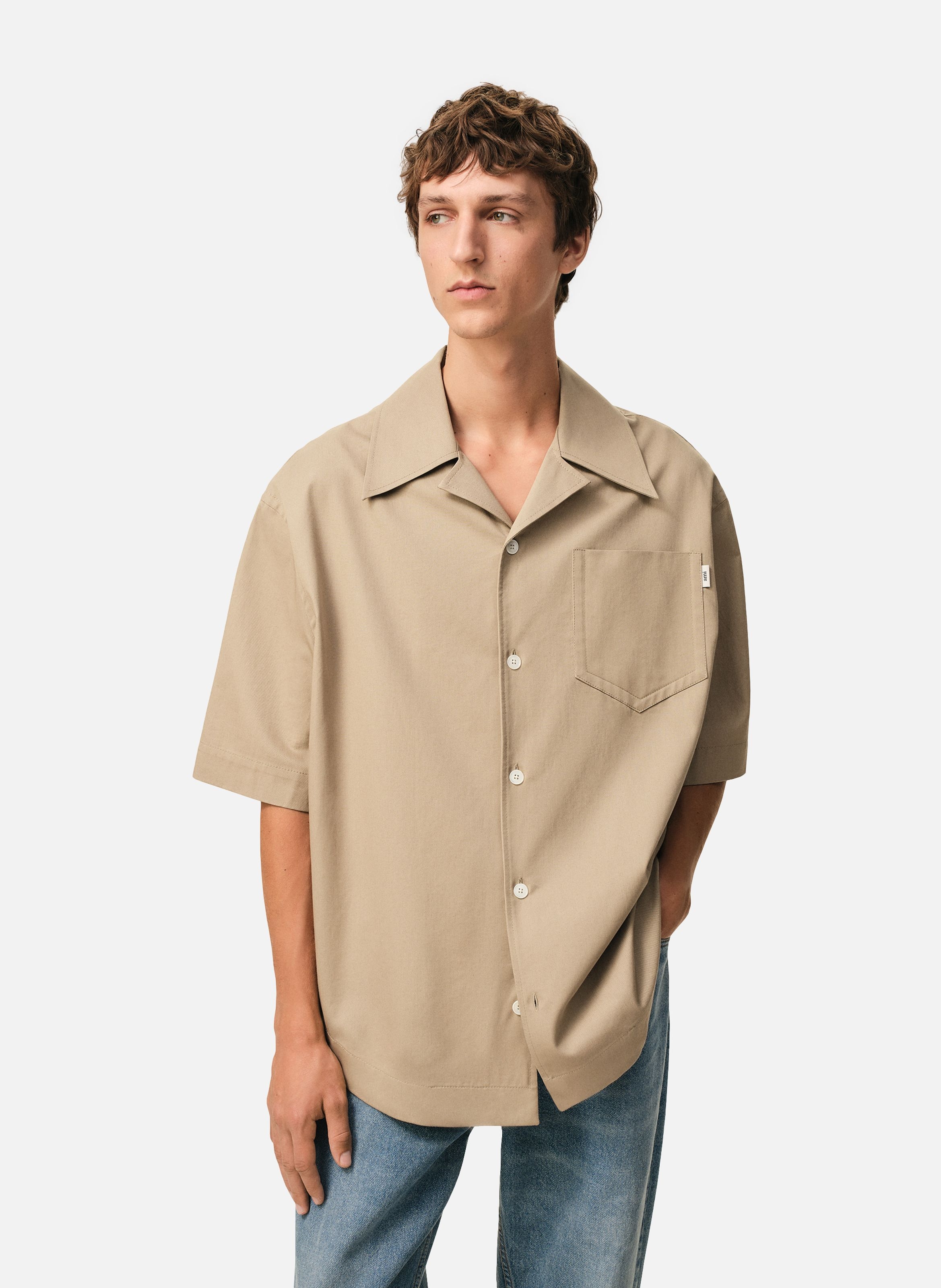 Chemise large manches courtes col requin unisexe en coton AMI PARIS Beige