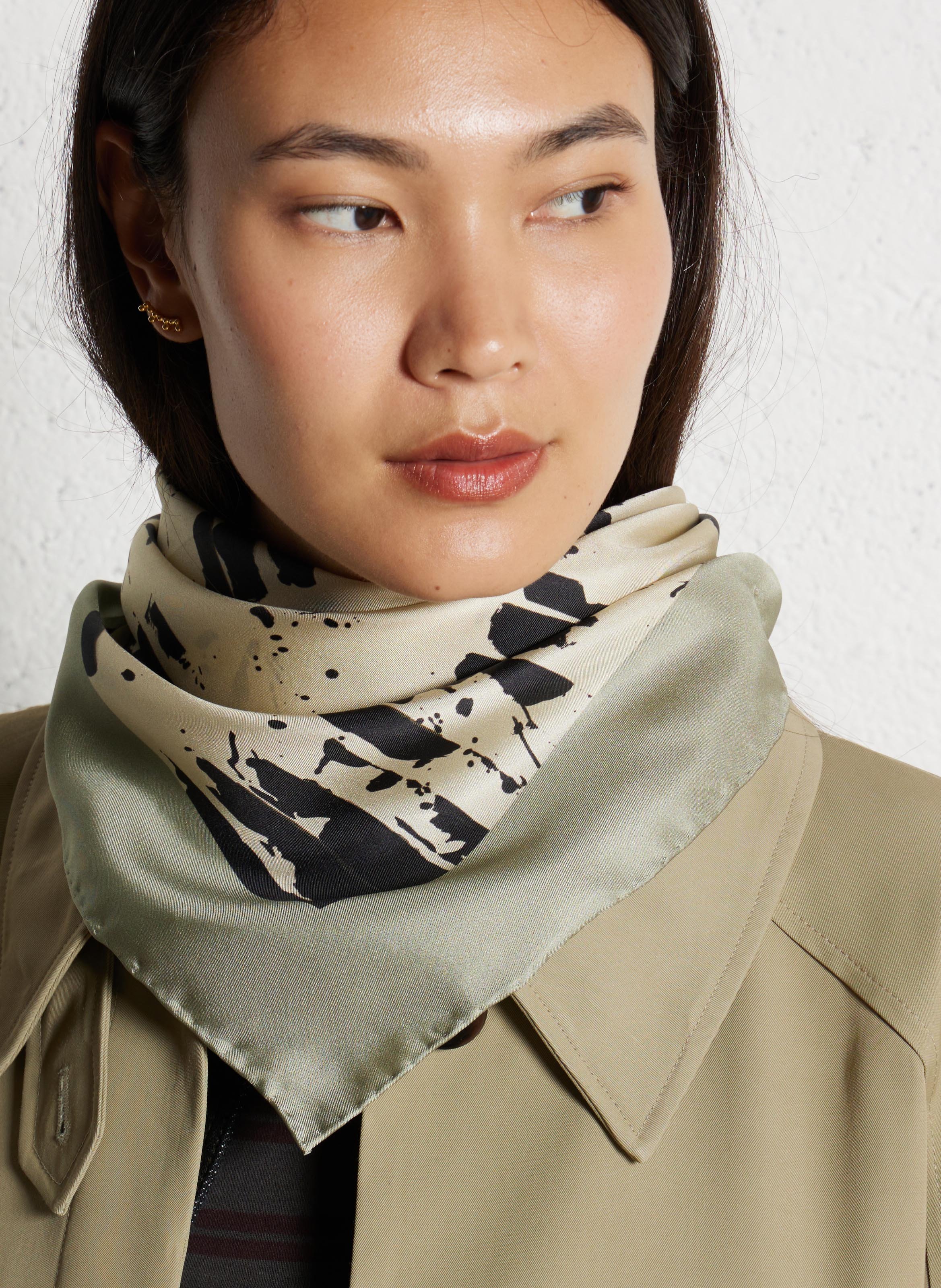 Foulard imprimé en soie capucine SOEUR Multicolore