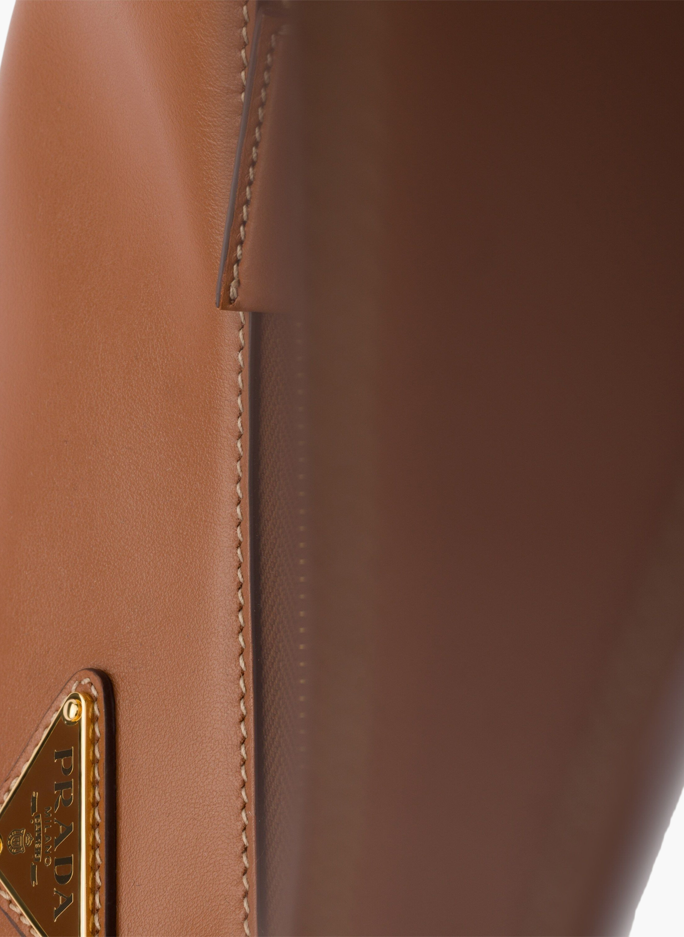 Petit sac porté épaule prada arqué en cuir PRADA Marron