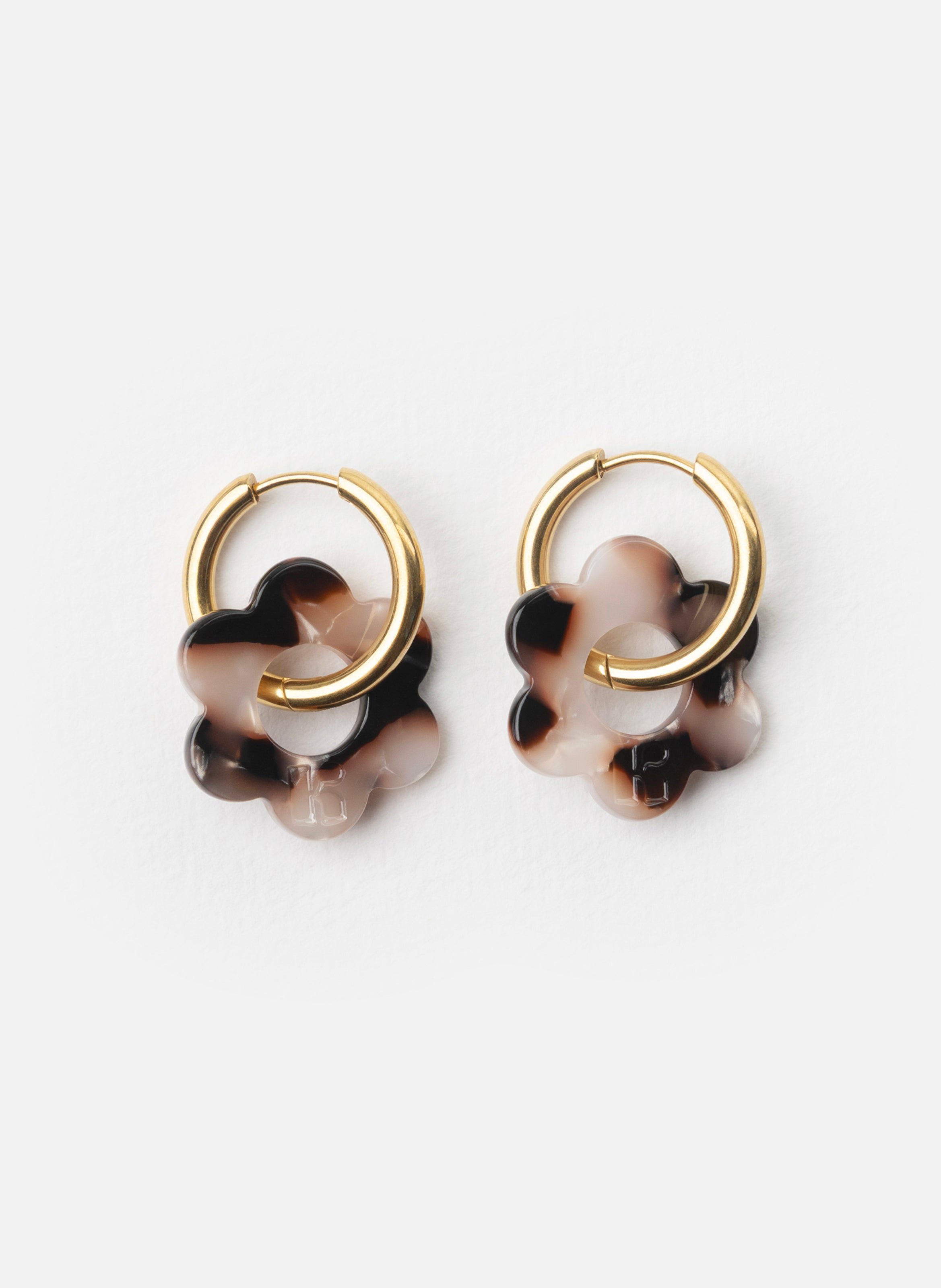 Boucles d'oreilles baby fleurette avec anneaux en acier inoxydable doré KURAGE GINZA Marron