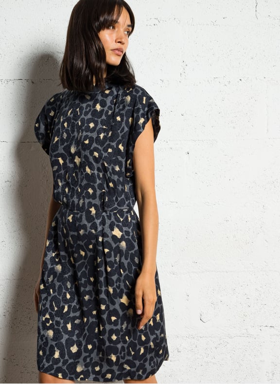 Robe courte fluide à motifs léopard Bleu by IKKS IKKS Robe courte fluide à motifs léopard Bleu