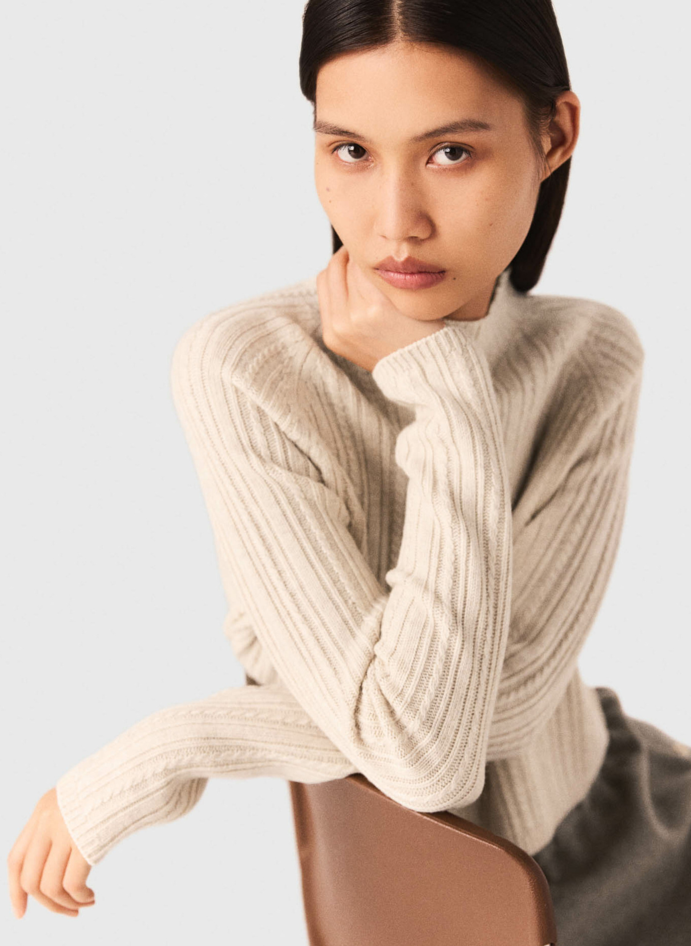 Pull droit col montant en laine et cachemire MAJE Beige