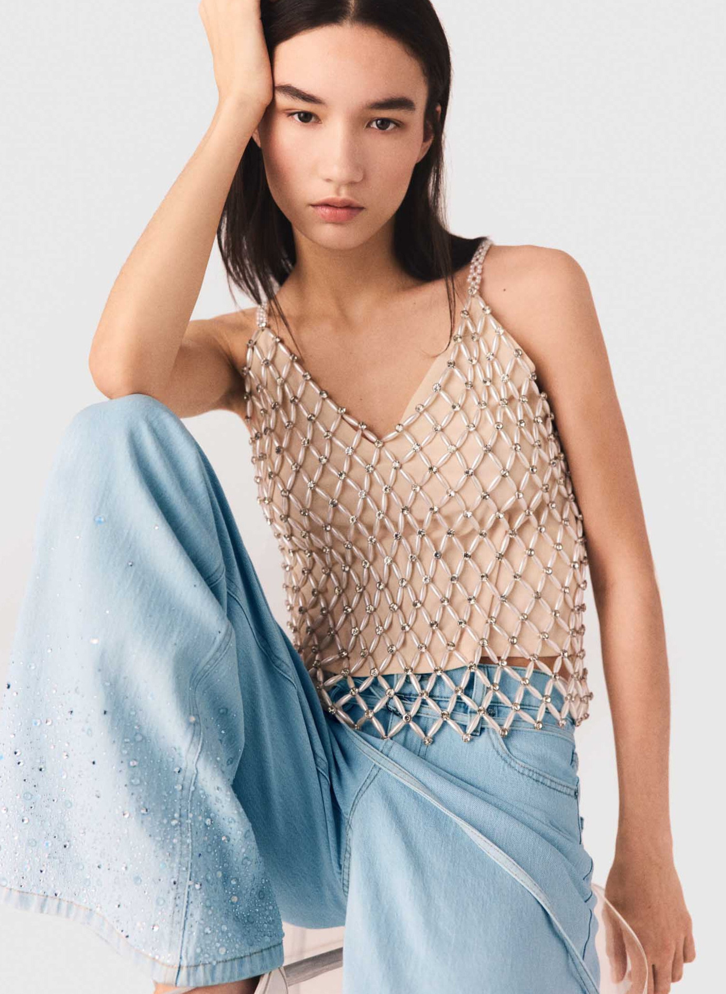 Top droit col v à strass MAJE Beige