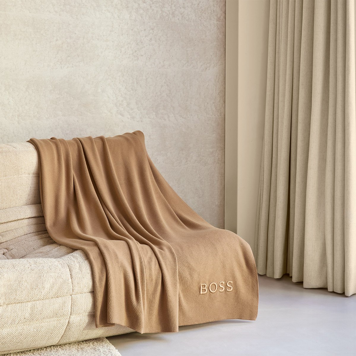 Plaid en coton acrylique, bold logo BOSS HOME Marron