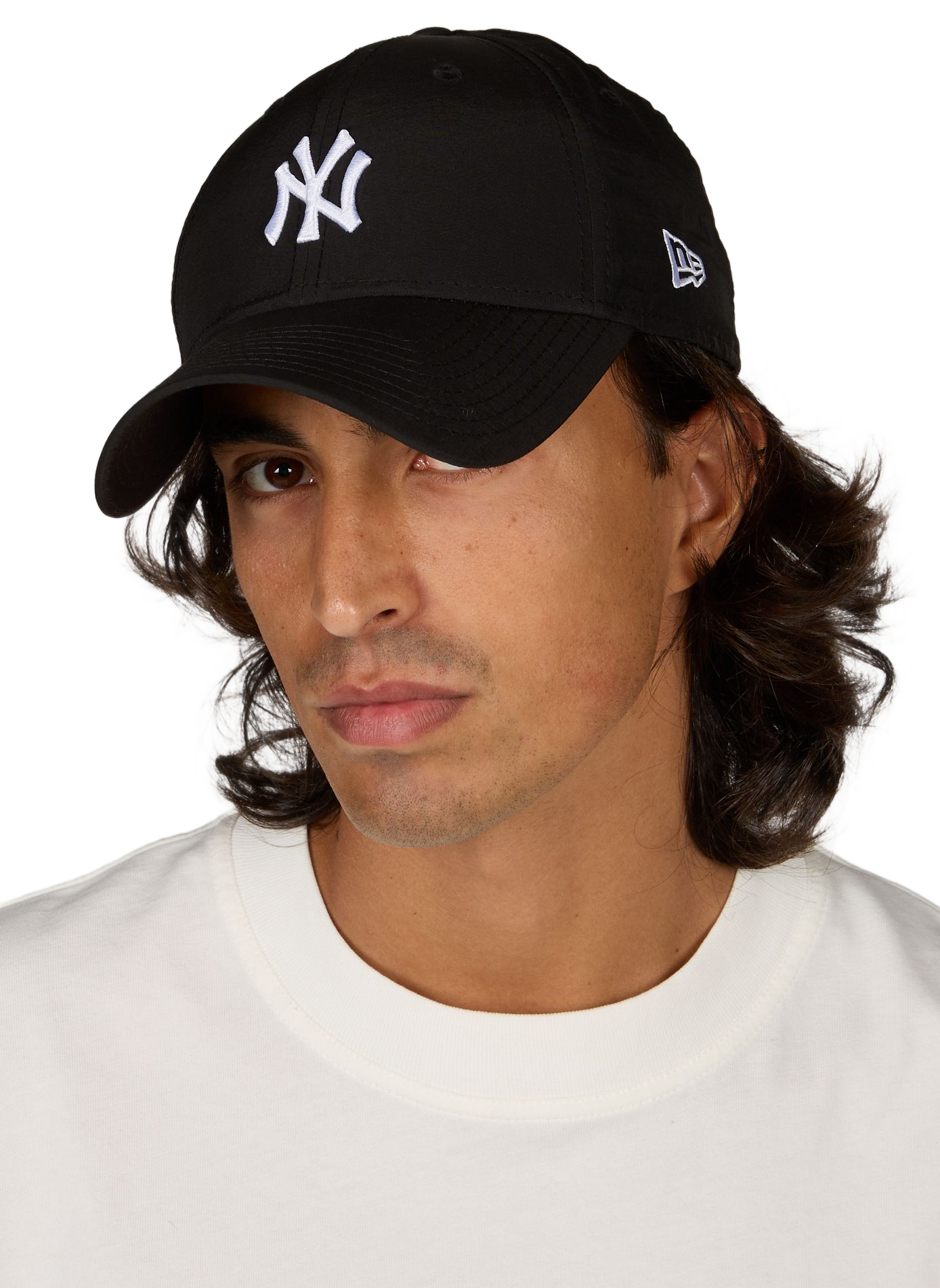 Cap with embroidered logo NEW ERA Black