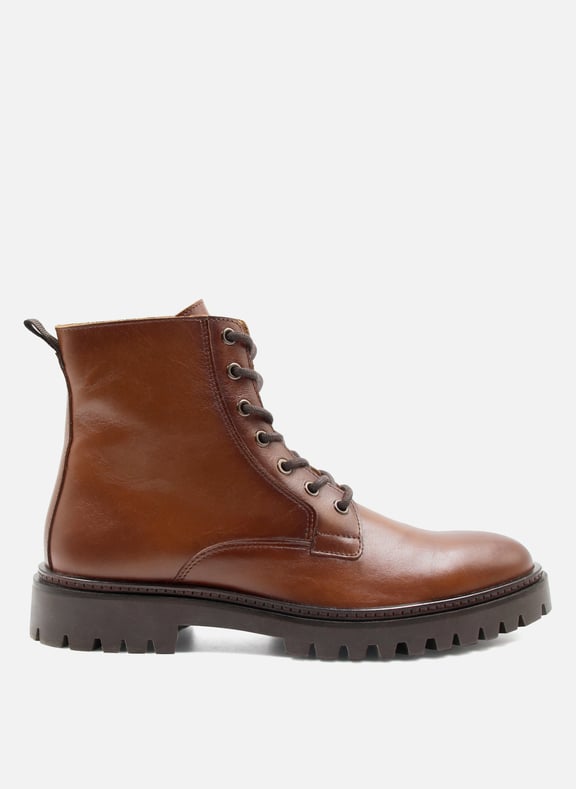Boots à lacets crantées cuir lisse Marron by JULES & JENN JULES & JENN Boots à lacets crantées cuir lisse Marron