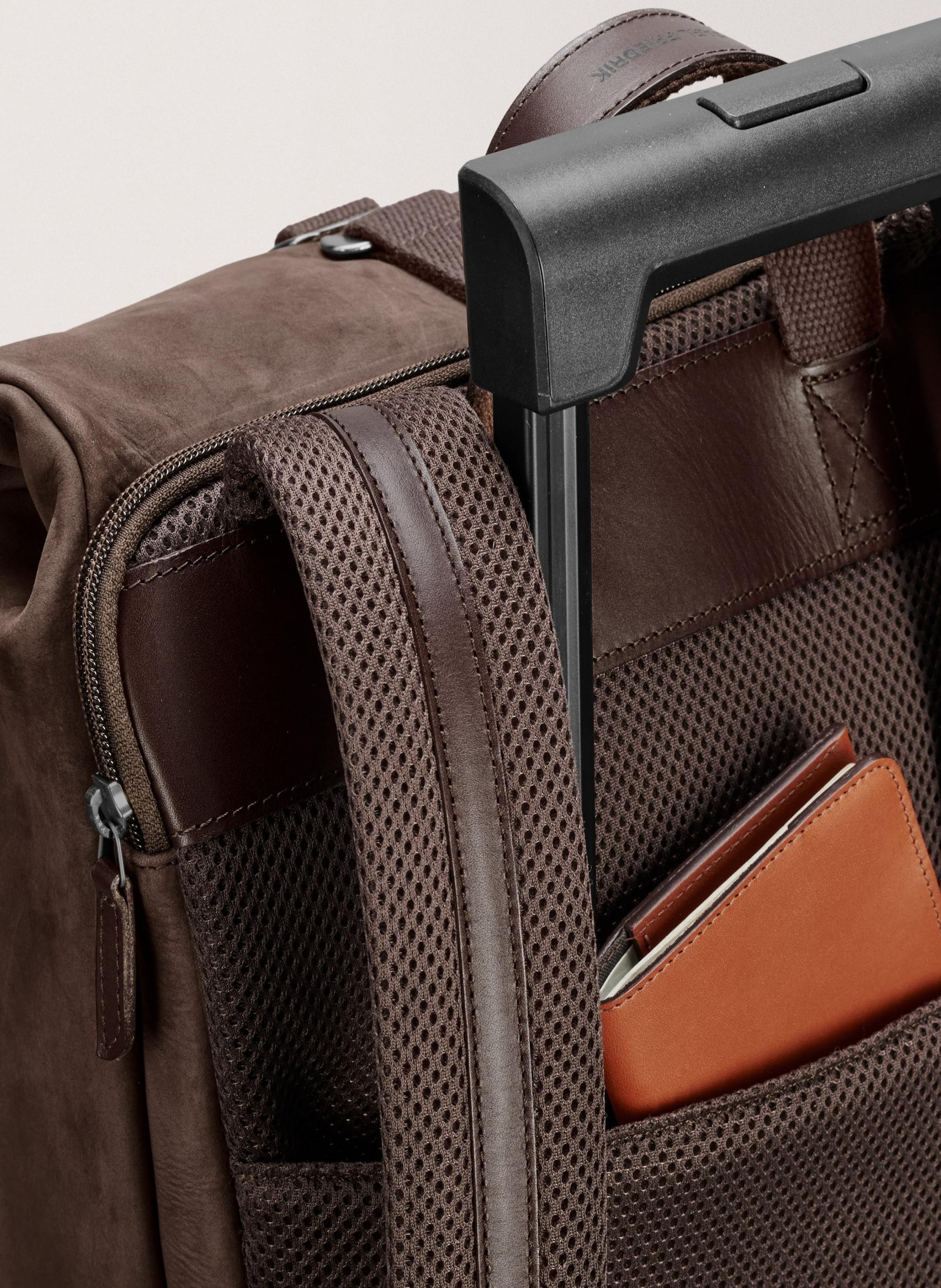 Sac à dos 'City-hopper' en cuir nubuck CARL FRIEDRIK Marron