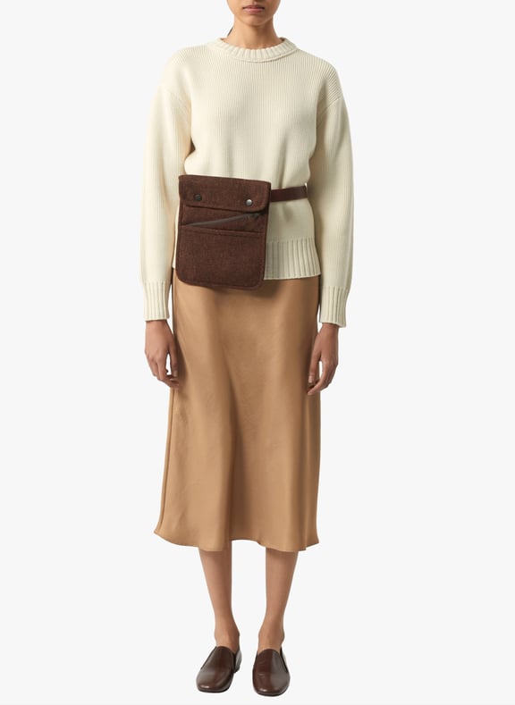 Jupe midi fluide en satin fever Beige by SOEUR SOEUR Jupe midi fluide en satin fever Beige