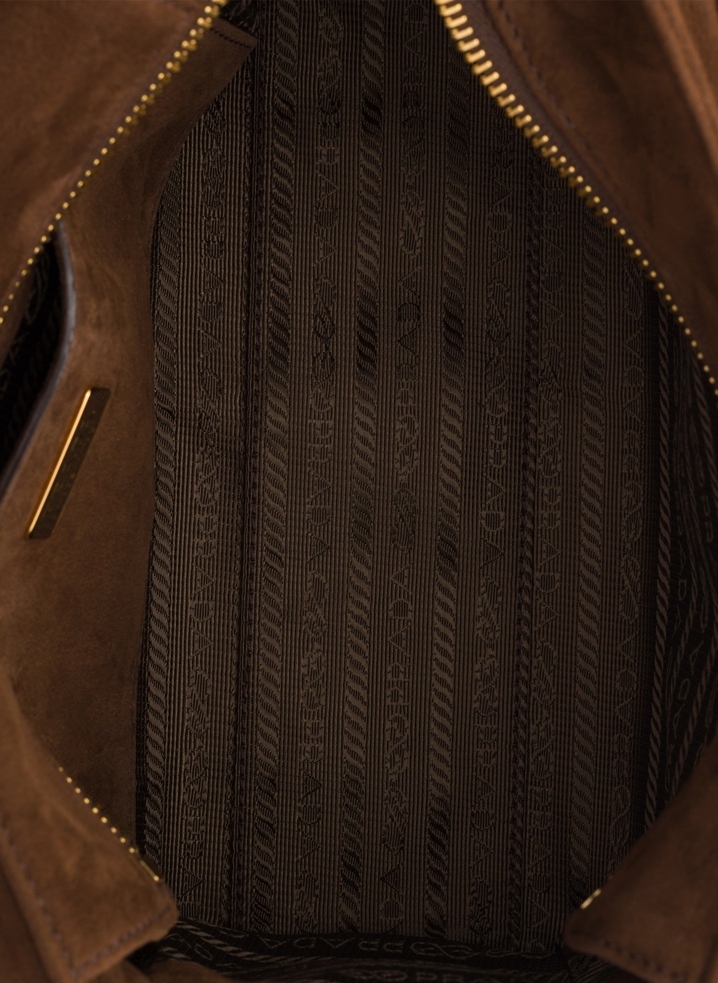 Sac daim prada explore medium en daim porté épaule PRADA Marron