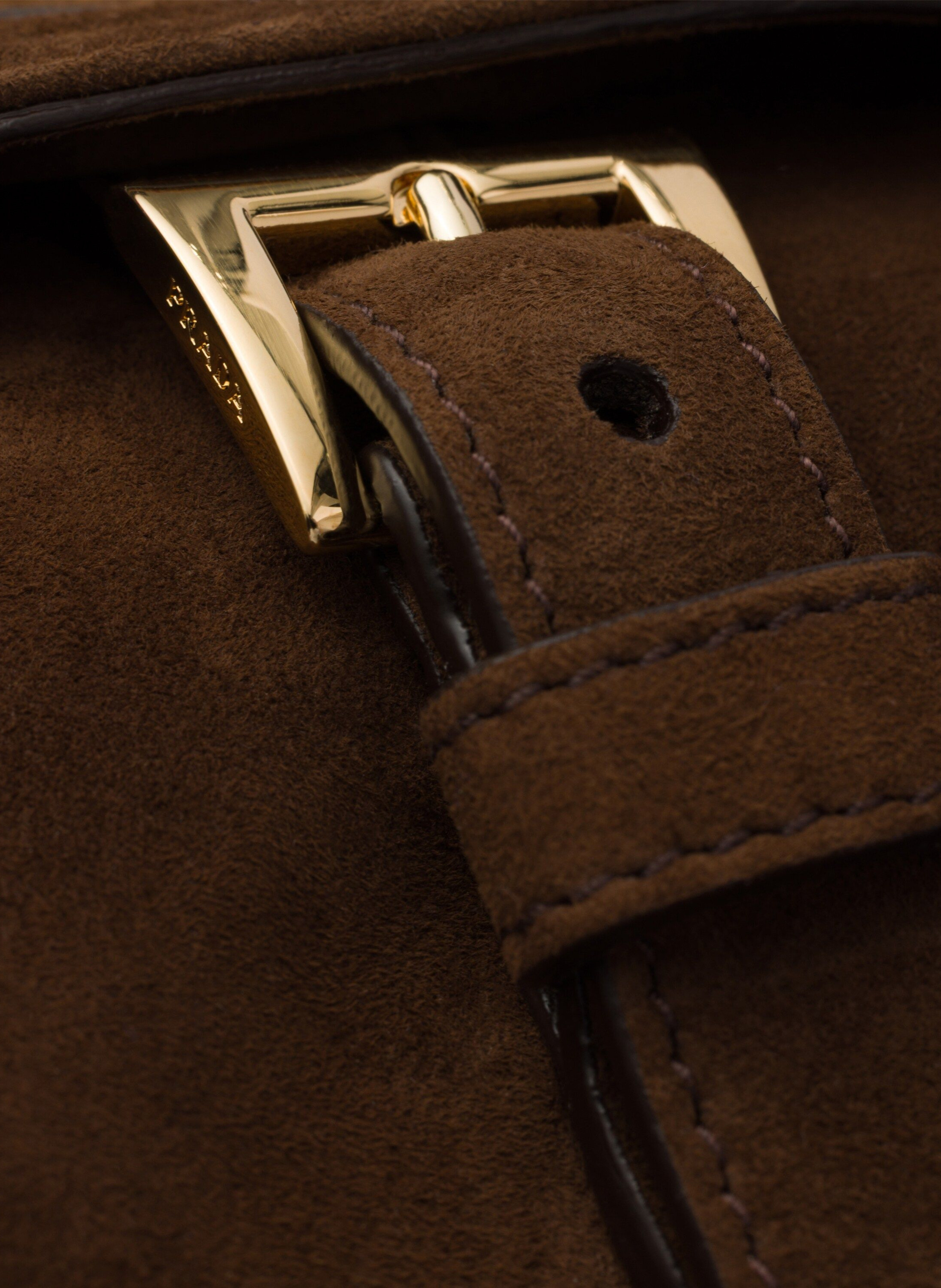 Sac daim prada explore medium en daim porté épaule PRADA Marron