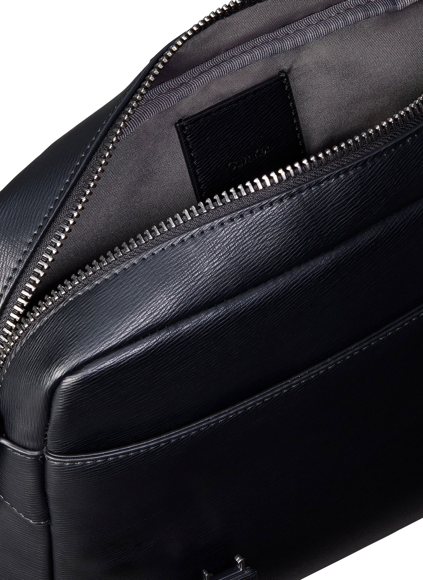 Umhängetasche Emblem Klappe Messenger CALVIN KLEIN Schwarz