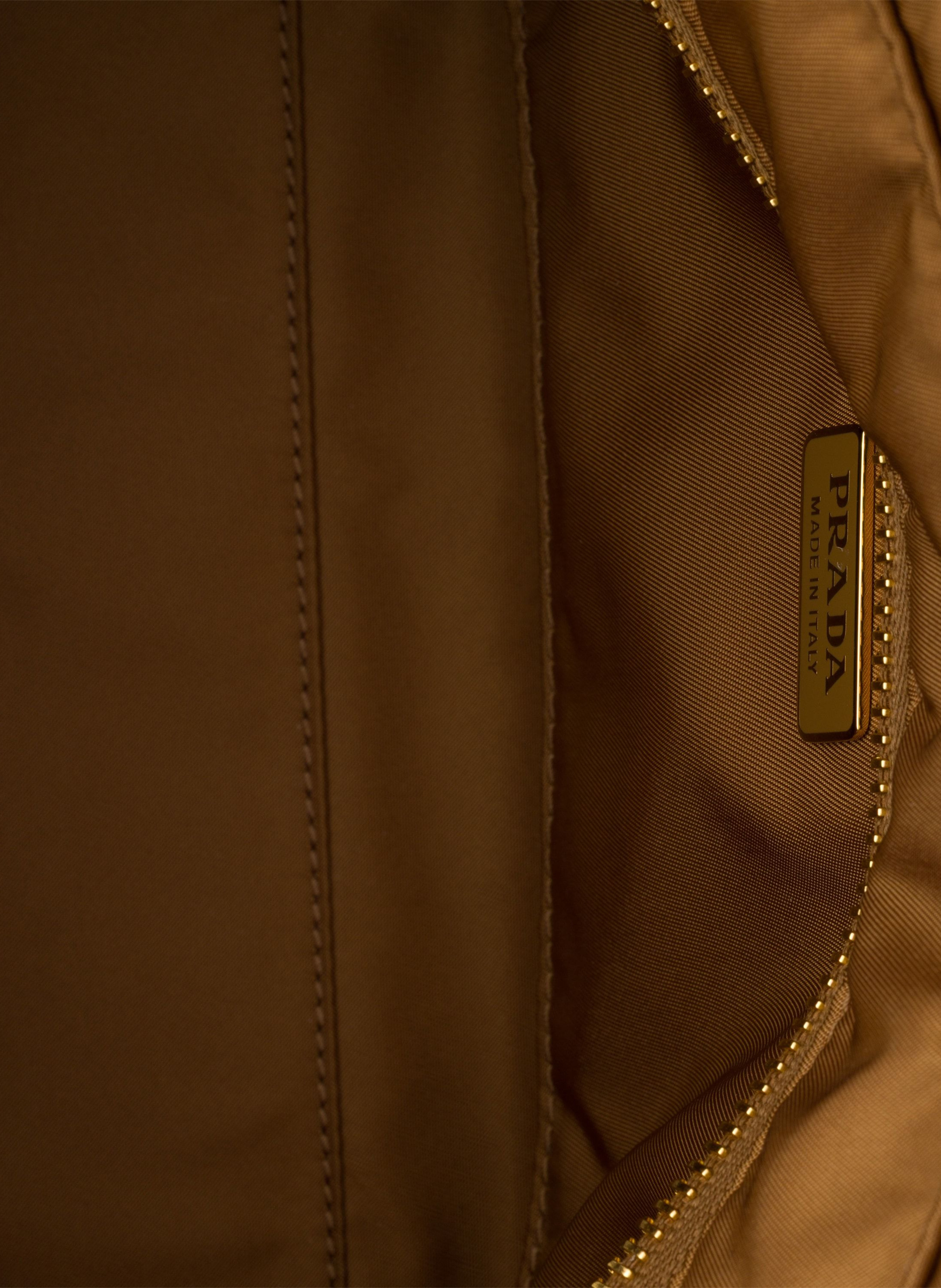 Sac porté épaule  prada explore en re-nylon moyen PRADA Marron