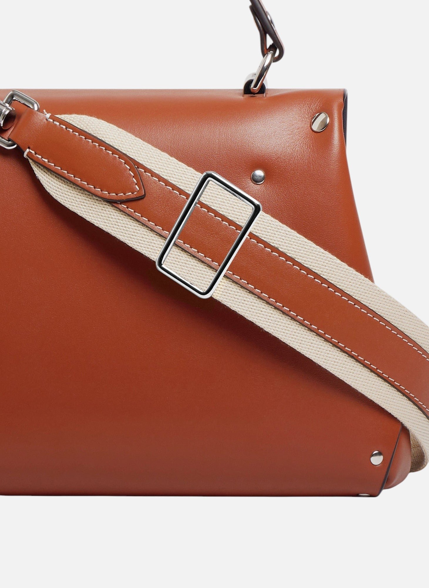 Sac à main moyen modèle sans couture en cuir lisse LE TANNEUR Marron