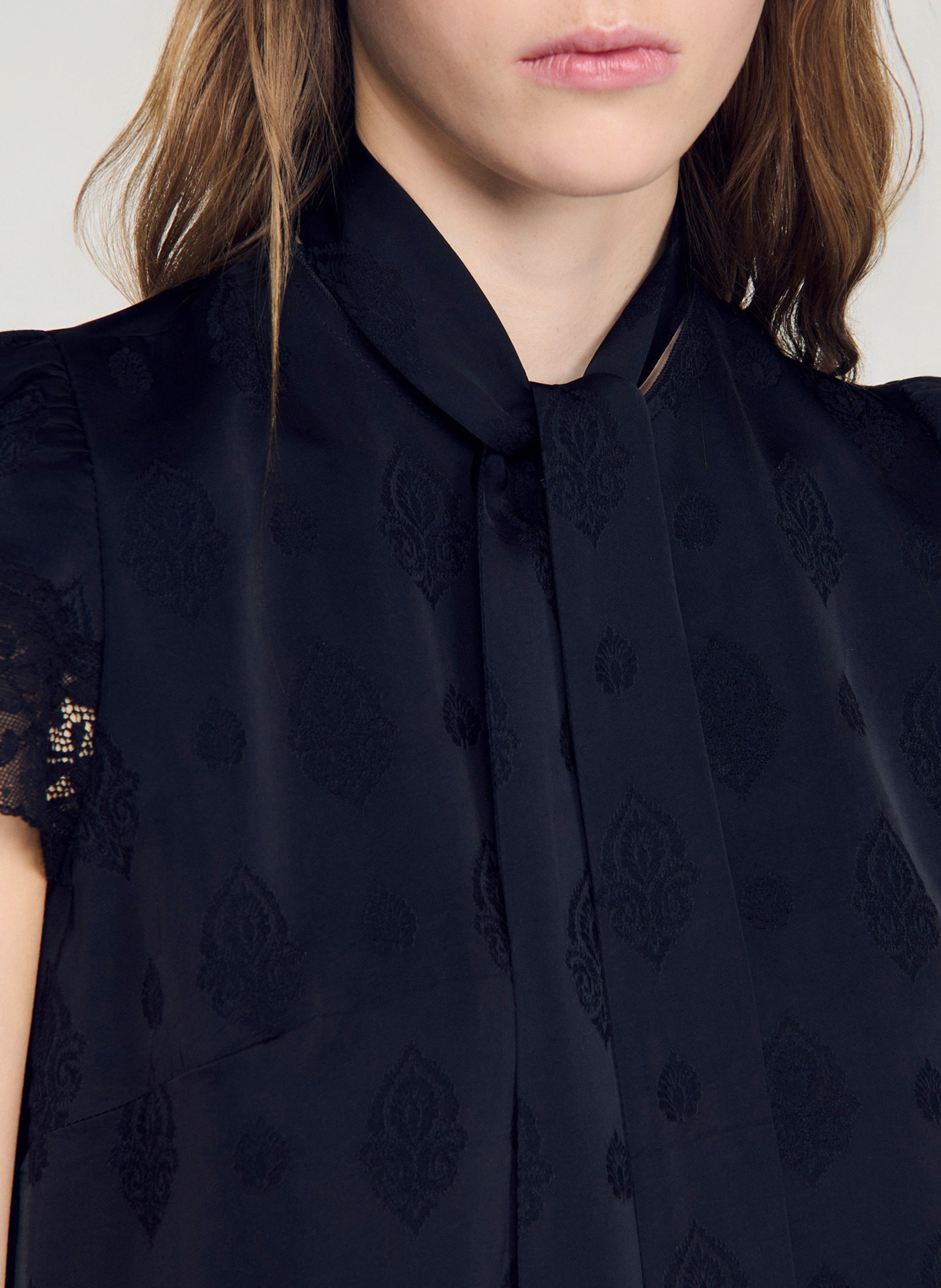 Top court jacquard col lavallière SANDRO Noir