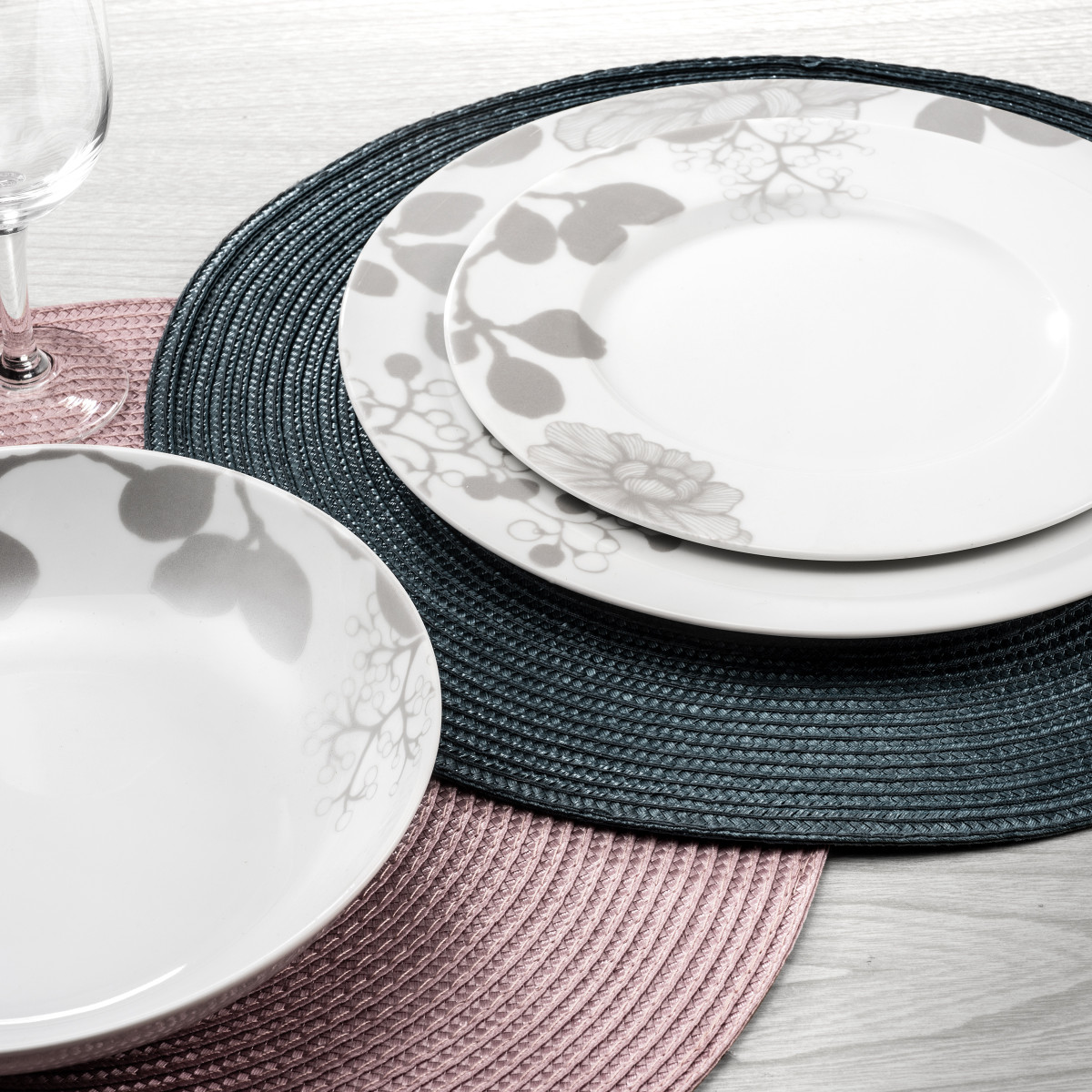 Gardena - service de vaisselle 18 pièces MEDARD DE NOBLAT Gris