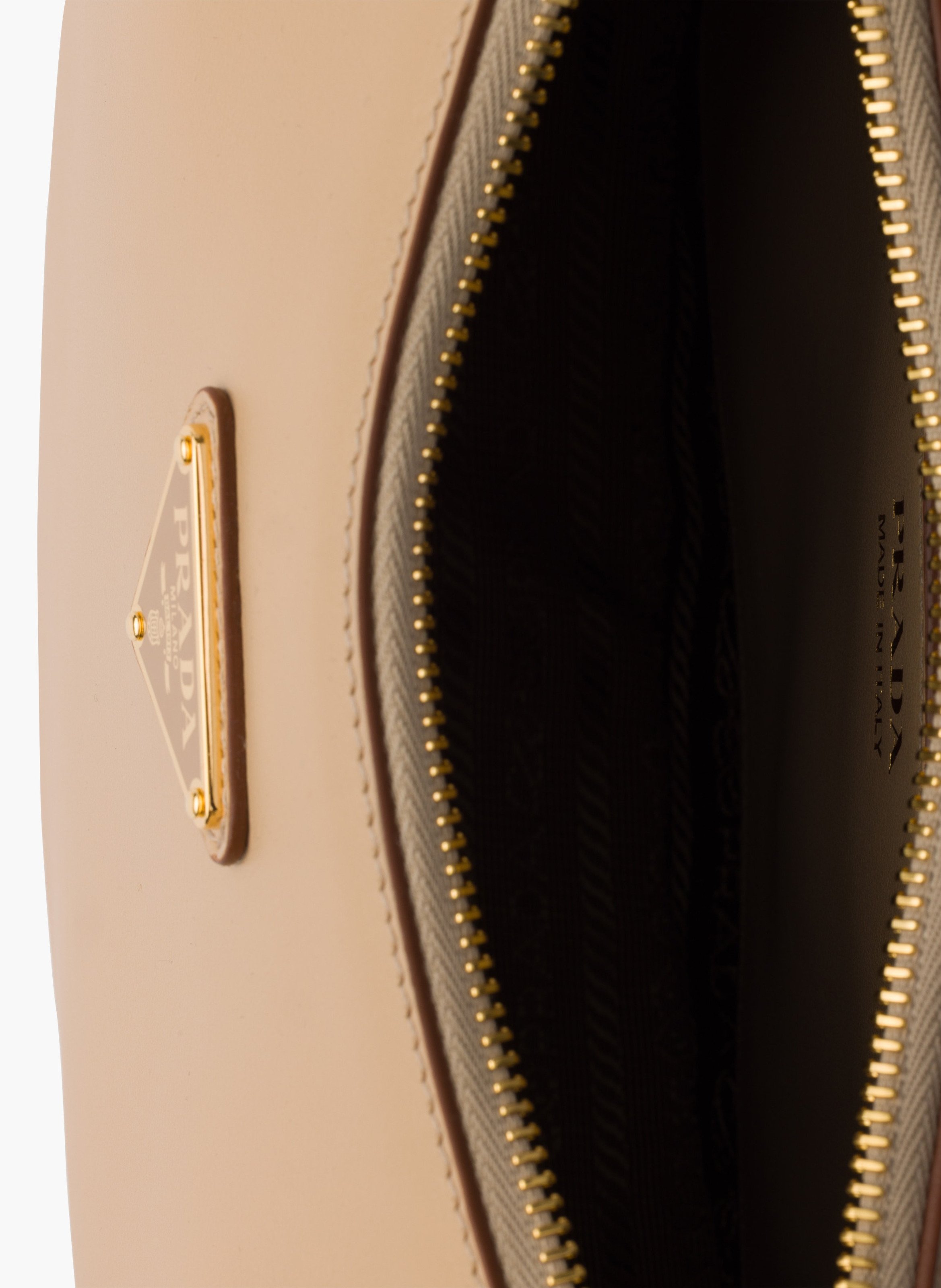 Petit sac porté épaule prada arqué en cuir PRADA Beige