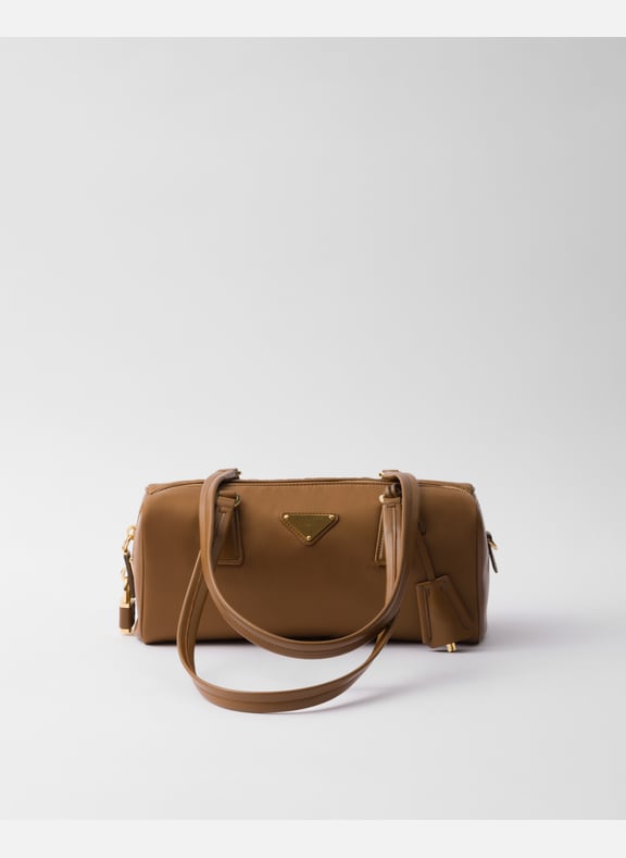 Sac à main en re-nylon et cuir avec cadenas Marron by PRADA PRADA Sac à main en re-nylon et cuir avec cadenas Marron