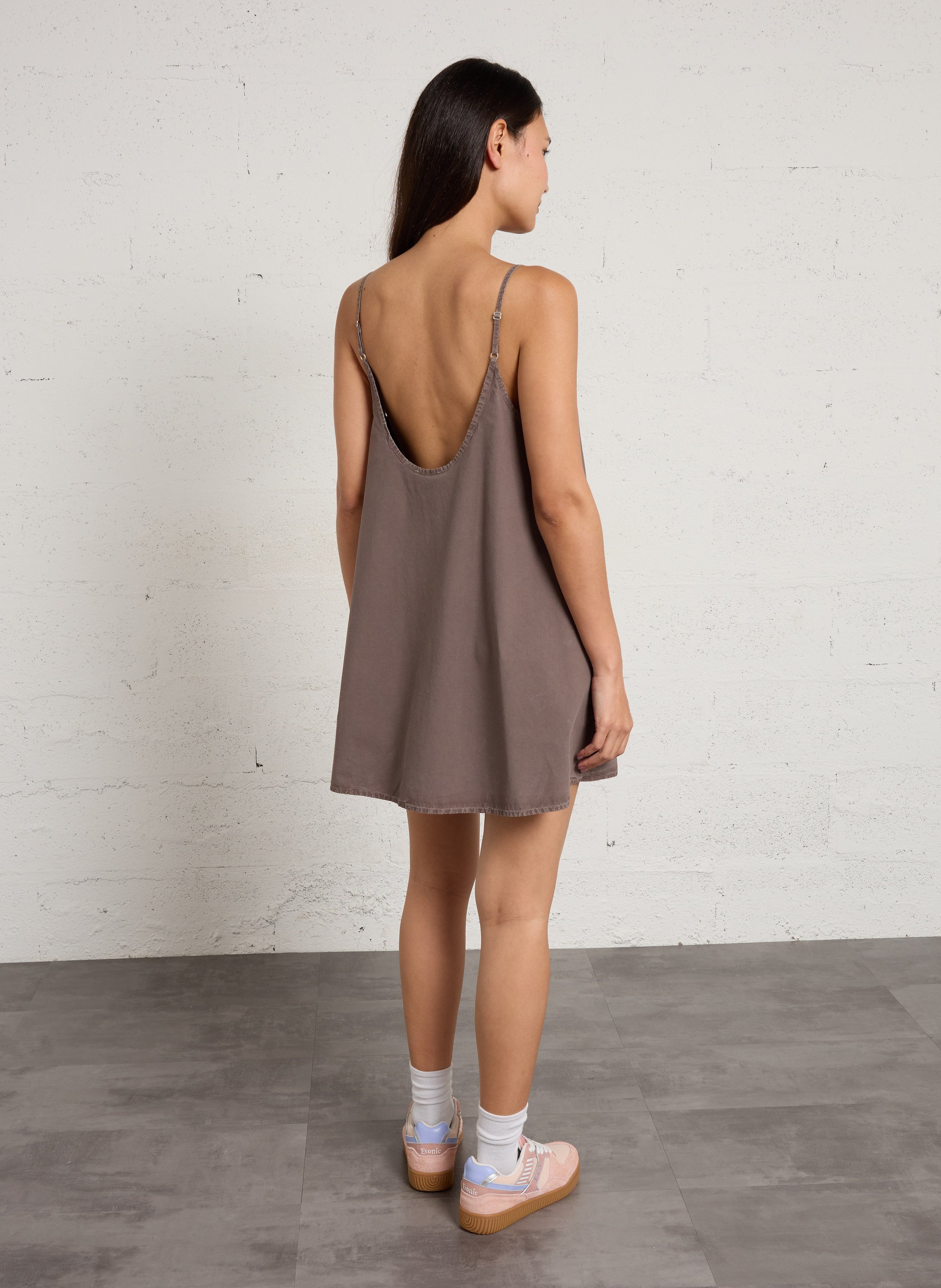 Robe courte à bretelles fines bailow AMERICAN VINTAGE Gris