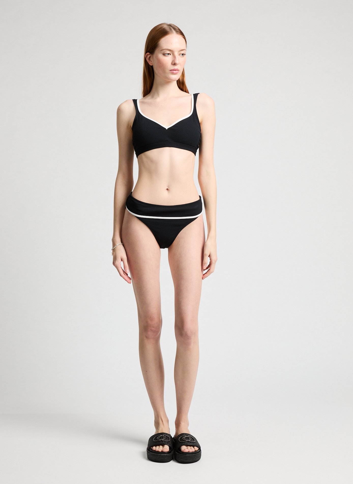 Leily bikini top LIVIA Black
