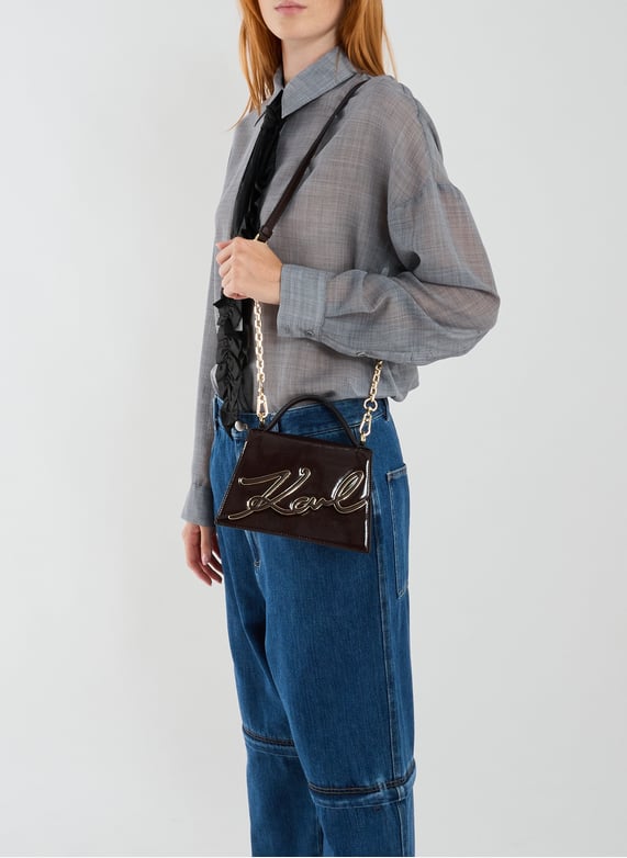 Petit sac à main en cuir verni | Marron by KARL LAGERFELD Petit sac à main en cuir verni Marron