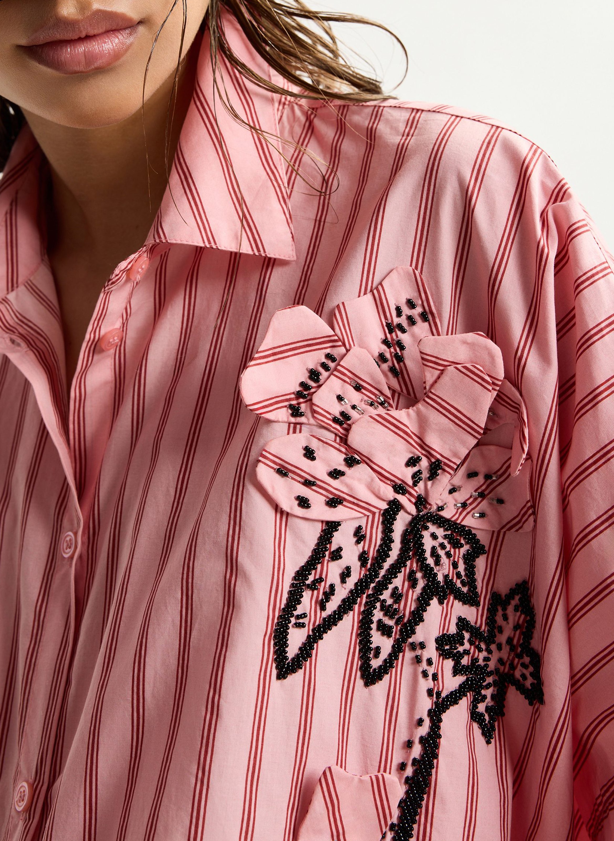 Chemise ample rayée à broderie fleurs jonkoe ESSENTIEL ANTWERP Rose