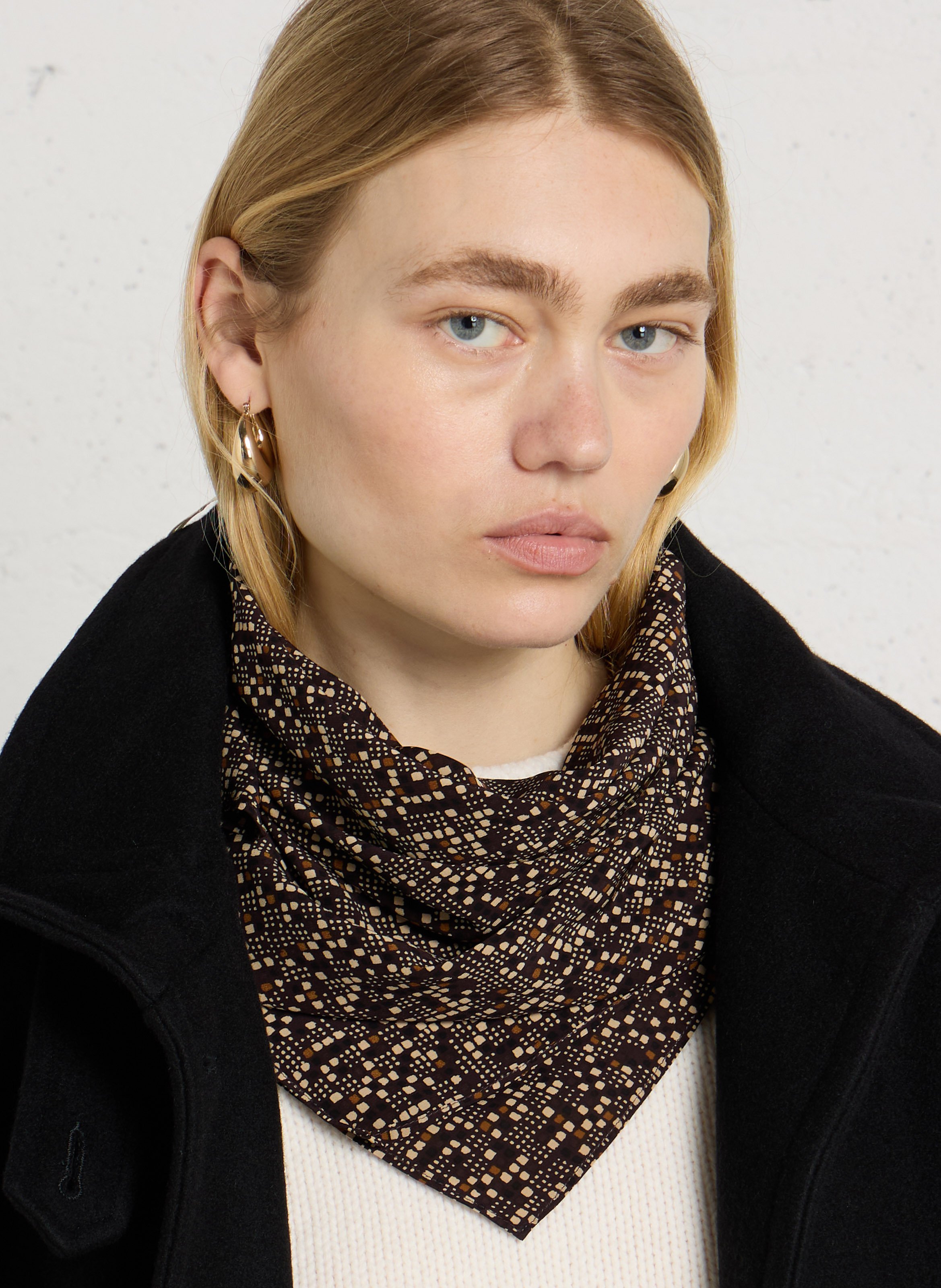 Foulard carré à imprimé exclusif en crêpe scarvi SESSUN Marron
