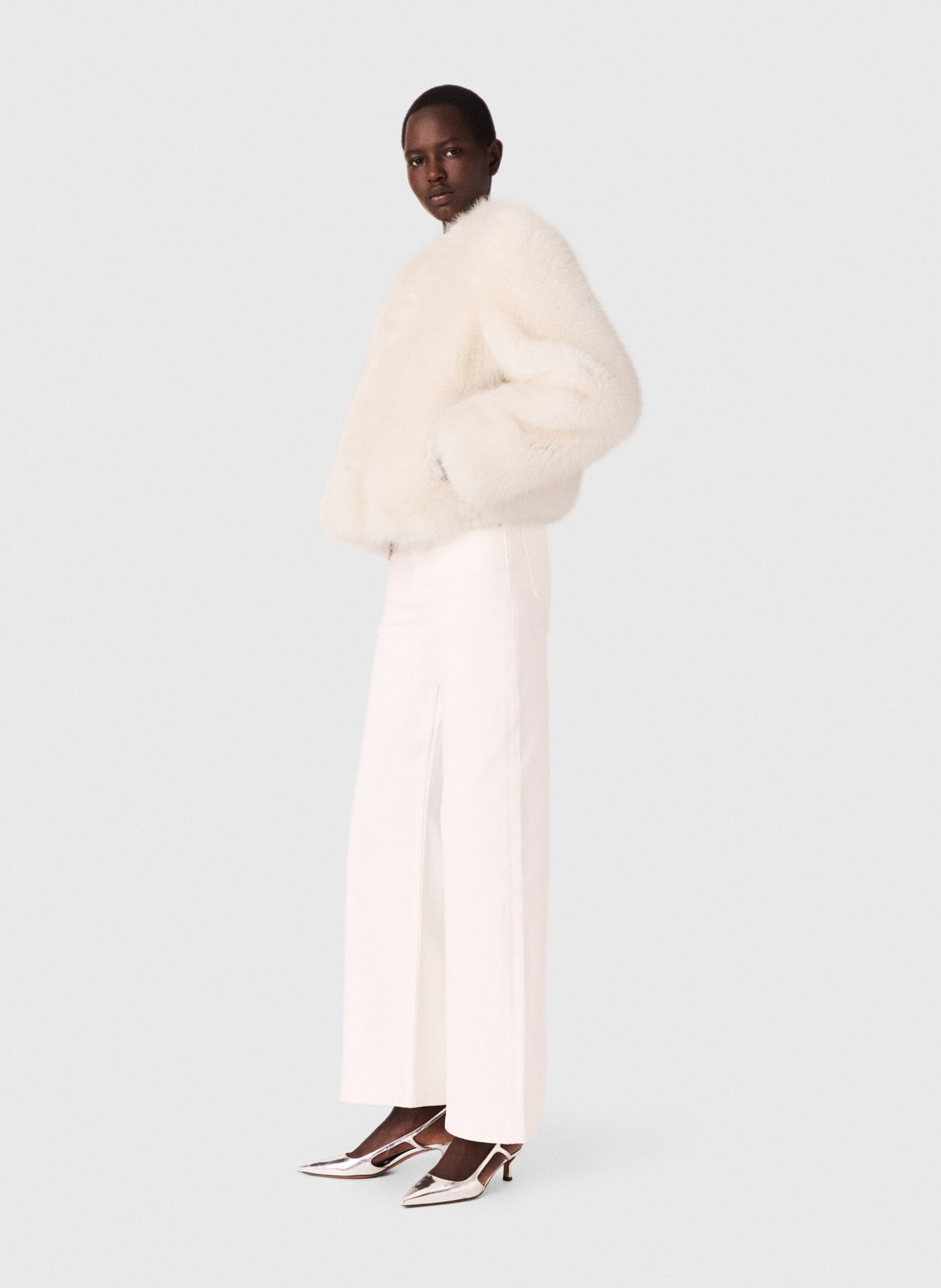 Manteau court col rond en fausse fourrure MAJE Beige