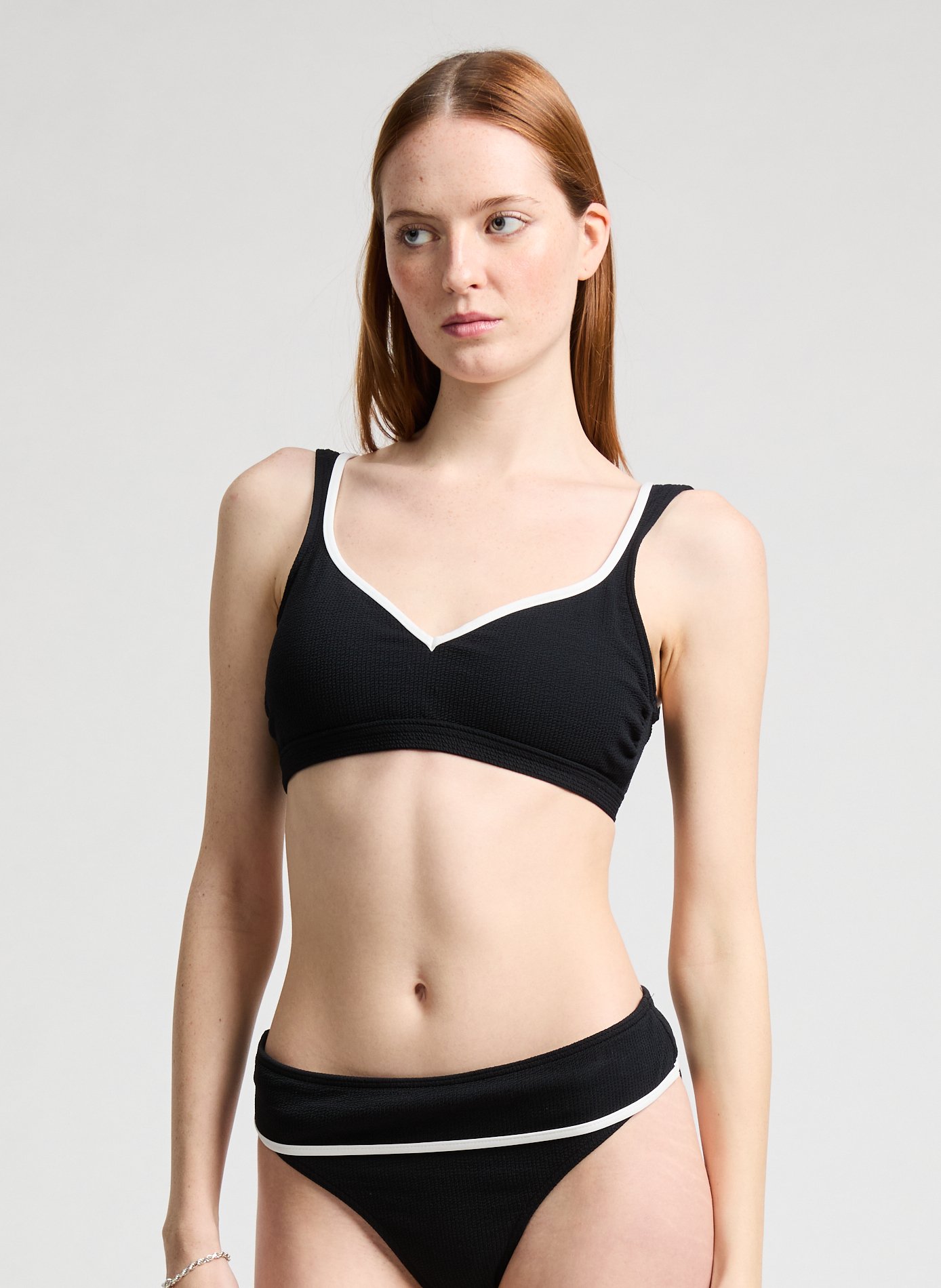 Leily bikini top LIVIA Black