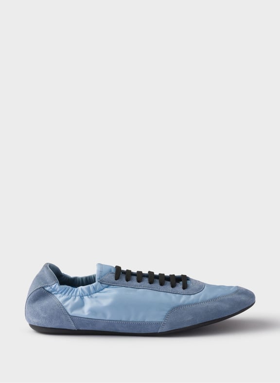 Sneakers élastiques collapse en re-nylon et veau v Bleu by PRADA PRADA Sneakers élastiques collapse en re-nylon et veau v Bleu