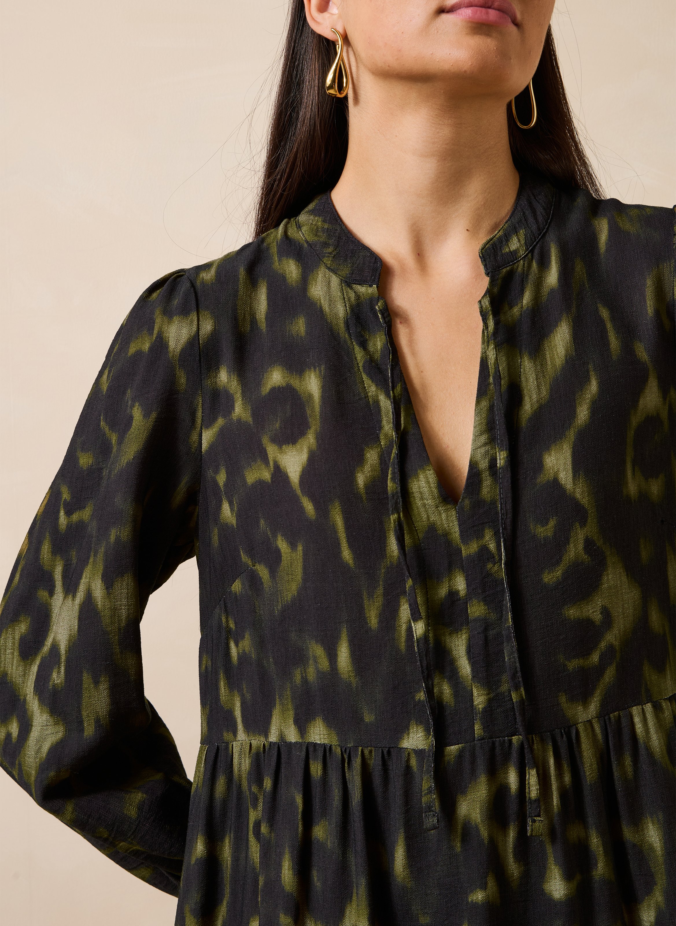 Lange jurk met losse pasvorm en print LA FEE MARABOUTEE Groen
