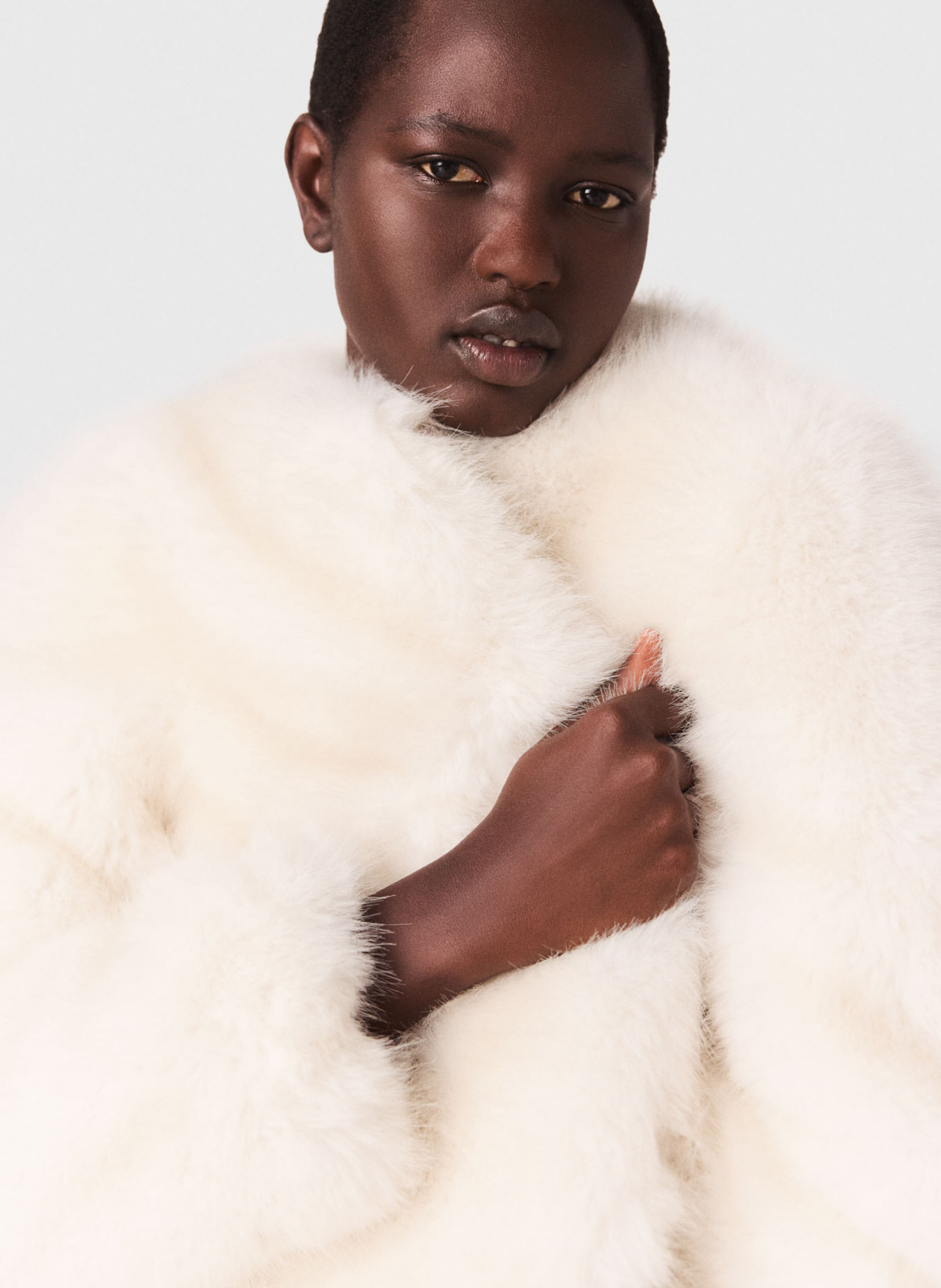 Manteau court col rond en fausse fourrure MAJE Beige